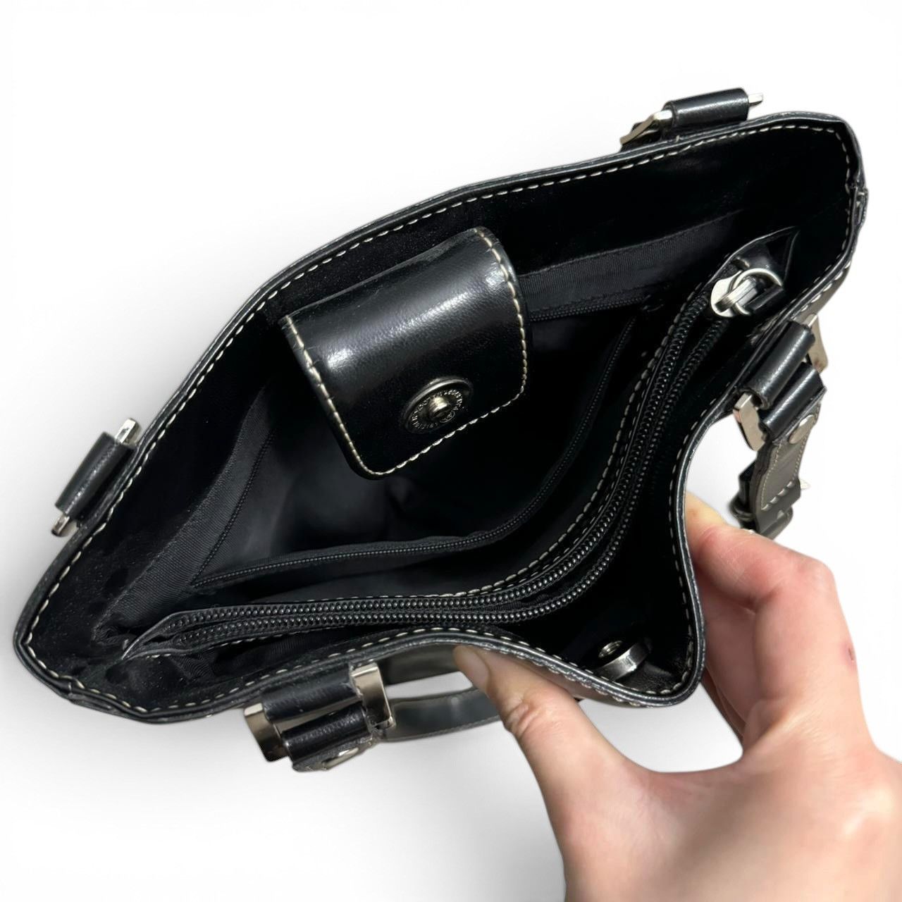 Guess Y2K Guess Black Patent Leather Shoulder Bag Silver Hardware Size ONE SIZE - 5 Thumbnail
