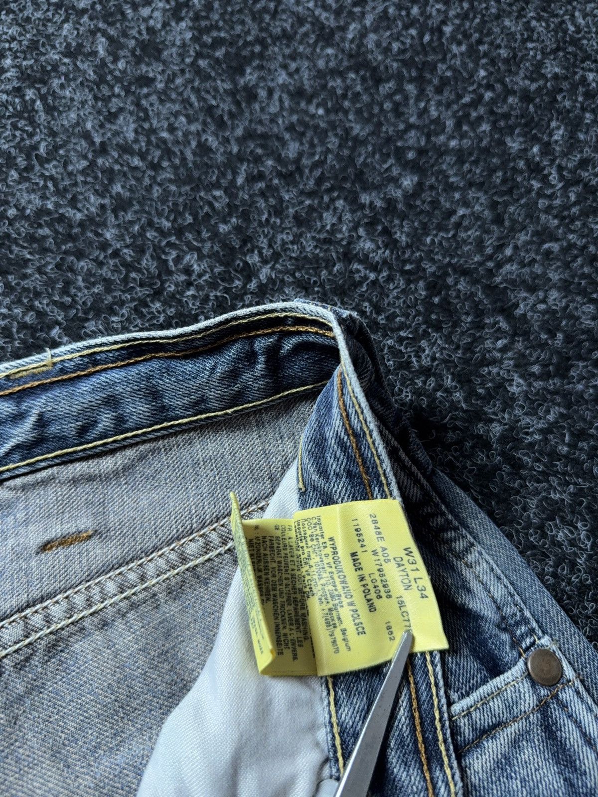 Wrangler Archive 90s Wrangler DAYTON Distressed Faded Bootcut Jeans Size US 32 / EU 48 - 12 Thumbnail