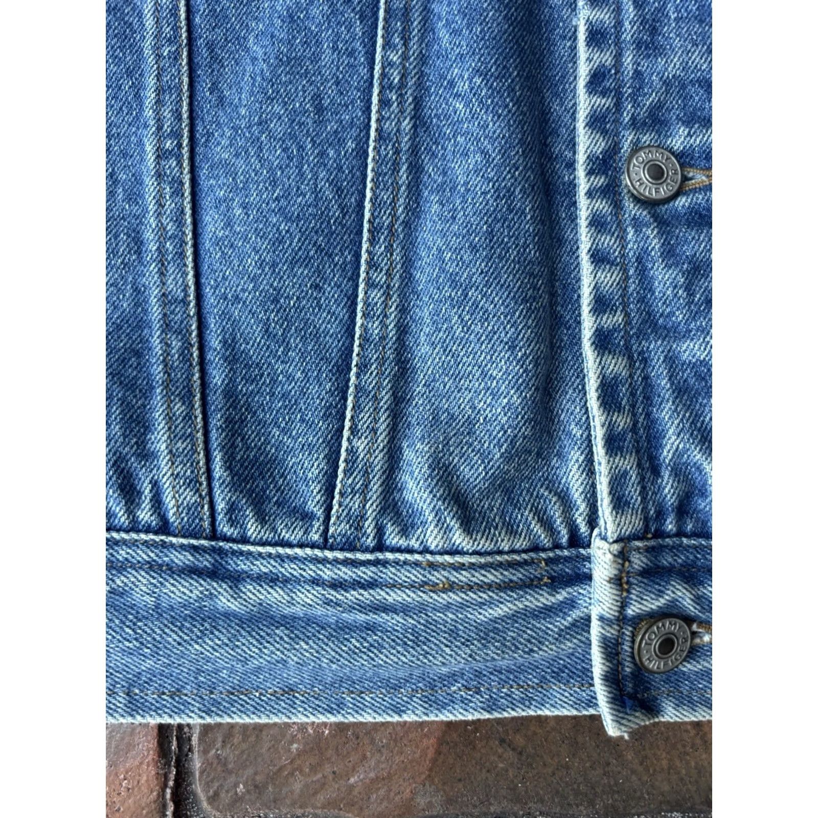 Tommy Hilfiger VINTAGE Tommy Hilfiger Denim Vest Mens Large Crest 90s Size US L / EU 52-54 / 3 - 6 Thumbnail