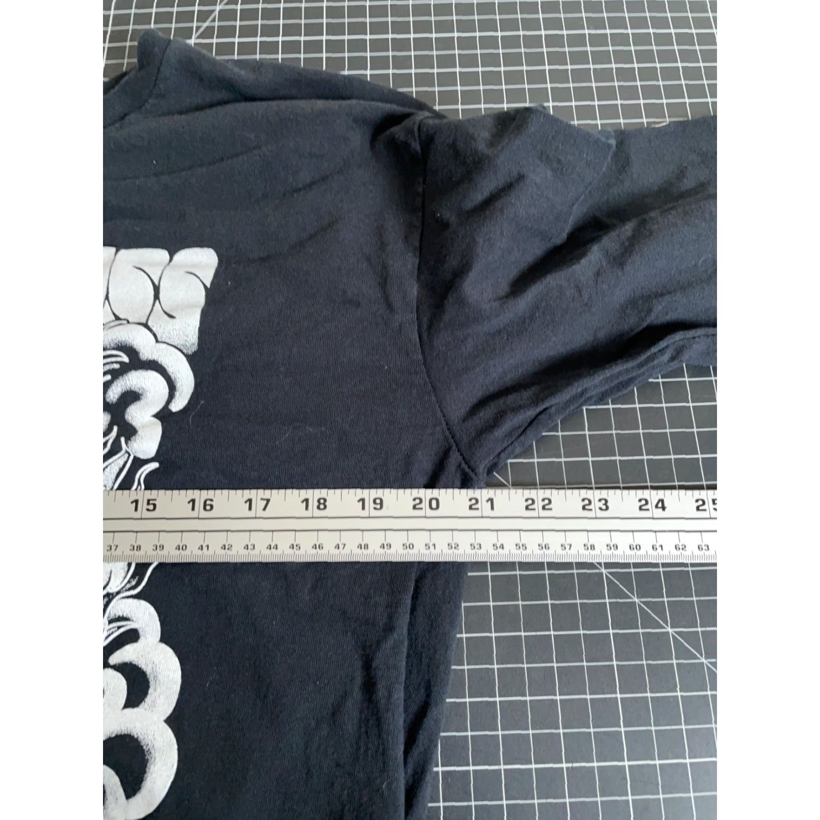 Gildan VINTAGE Gildan Men's T-Shirt Long Sleeve Black Animal Snake Tattoo Graphic Print Adult Large Size US L / EU 52-54 / 3 - 5 Thumbnail