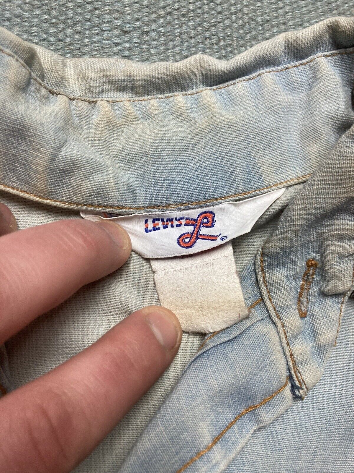 Levi's × Vintage 70s Levi’s chambray shirt orange tab distressed farm medium Size US M / EU 48-50 / 2 - 7 Thumbnail