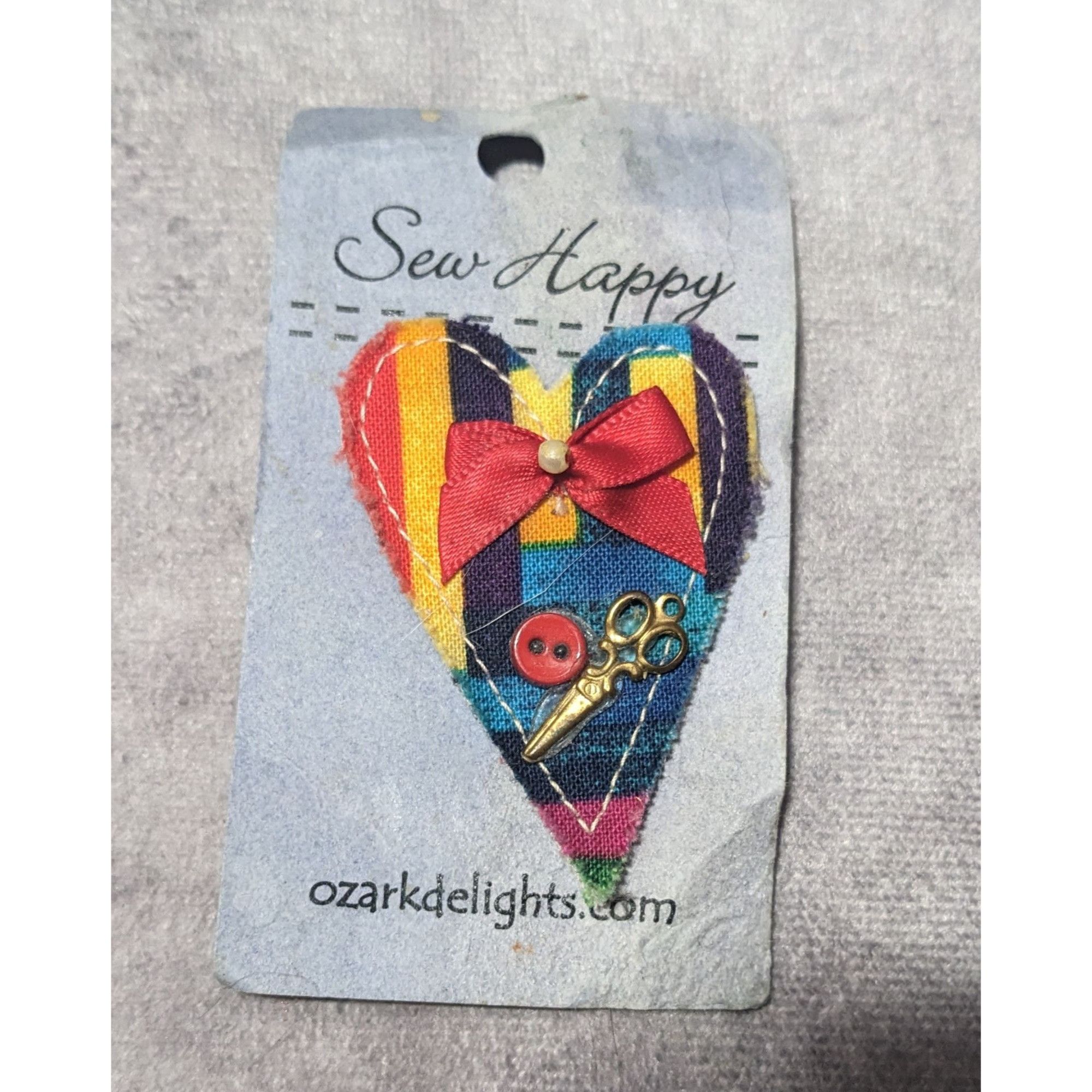 Other Sew Happy Heart Shaped Rainbow Quilt Print Brooch Size ONE SIZE - 4 Thumbnail