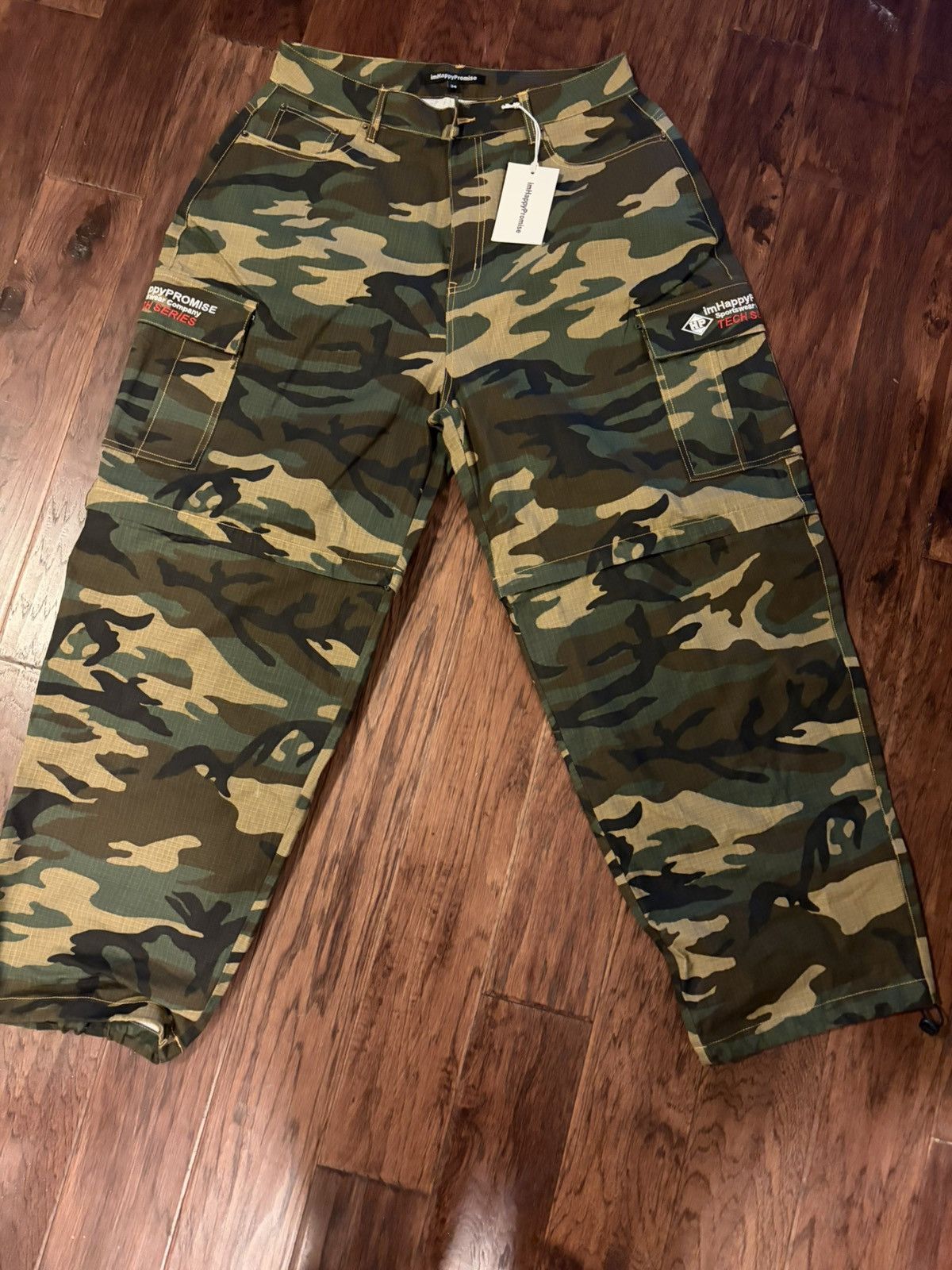 Other I Am happy promise baggy camo cargos Size US 34 / EU 50 - 1 Thumbnail