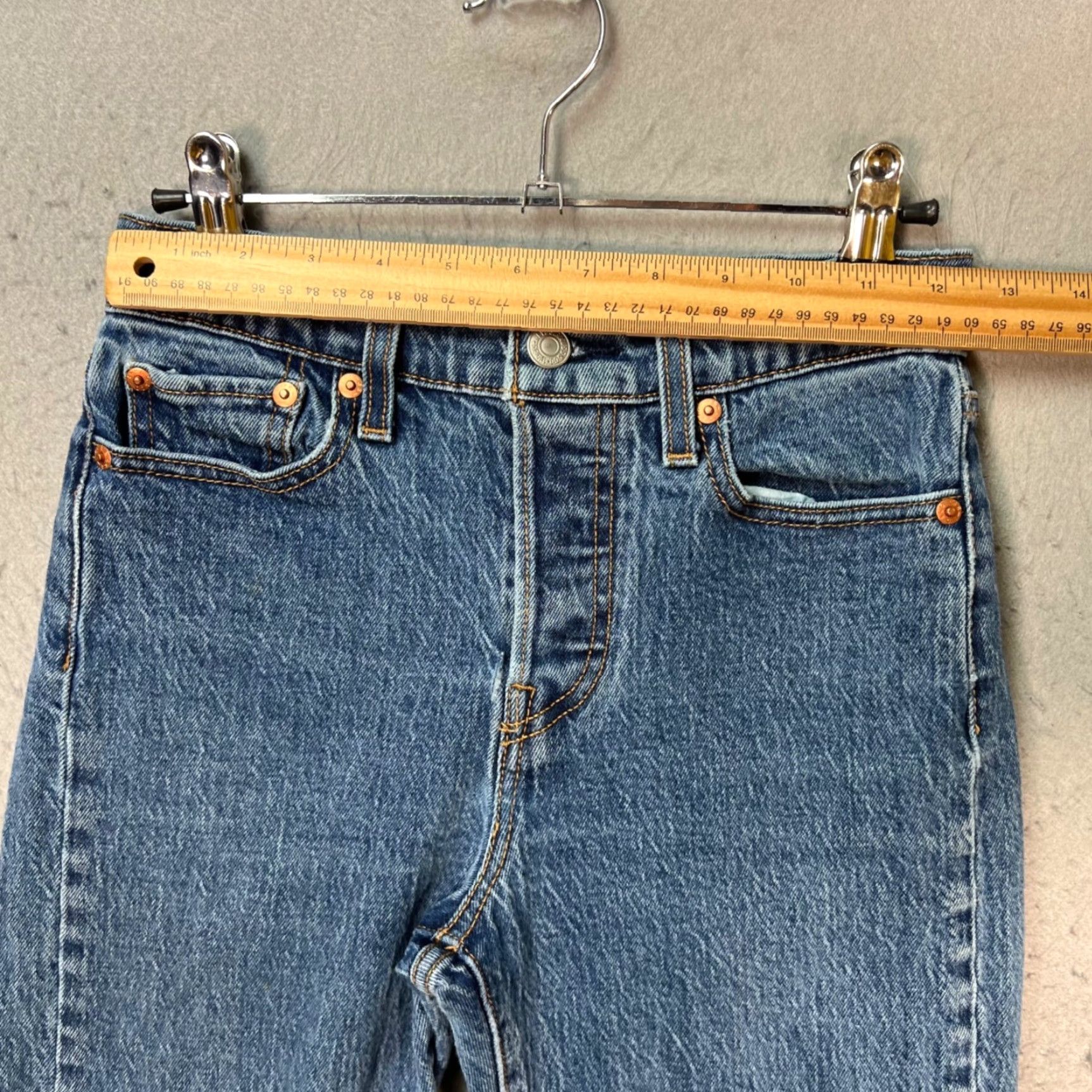 Levi's Levis Womens 25 Wedgie Straight Blue Denim Jeans Distressed Hem Regular 5-Pocket Design Inseam 25 in Cotton Blend Button Rise Mid Blue Jeans Womens Size 42" / US 20 - 6 Thumbnail