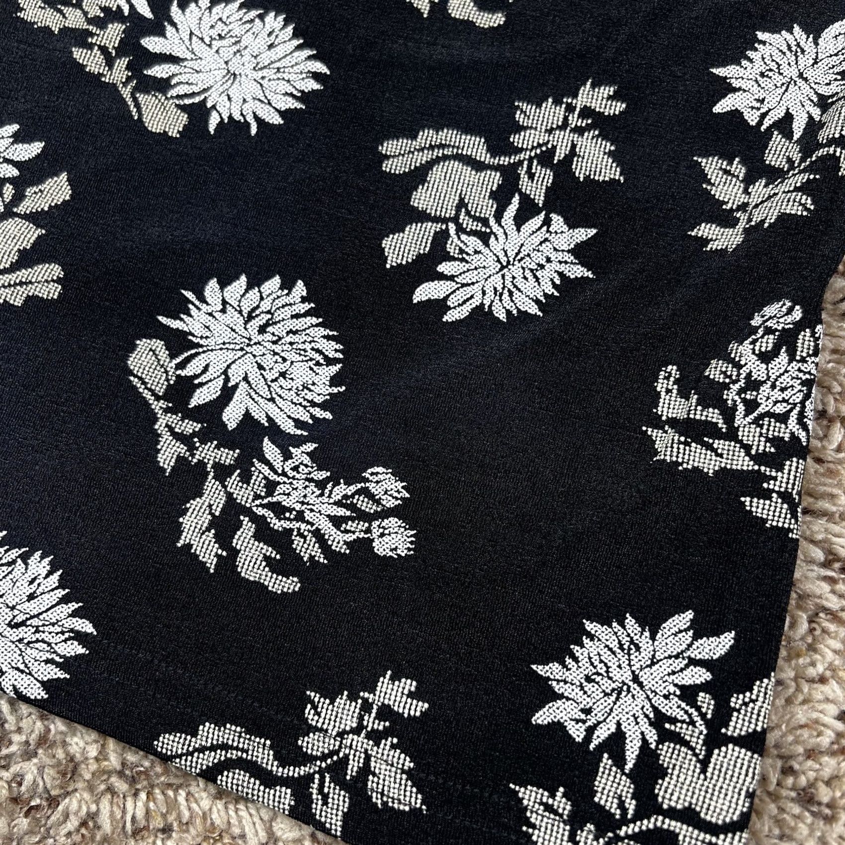 Vintage VINTAGE 90s Floral All Over Graphic Mid-length T-Shirt Womens M Black Nike? Size M / US 6-8 / IT 42-44 - 6 Thumbnail