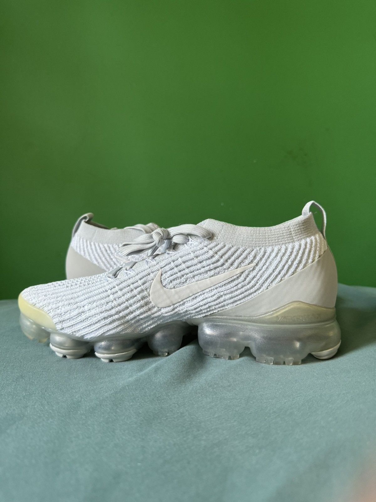 Nike Nike Air Vapormax Flynit 3 Pure Platinum 2019 Size US 9 / EU 42 - 2 Thumbnail