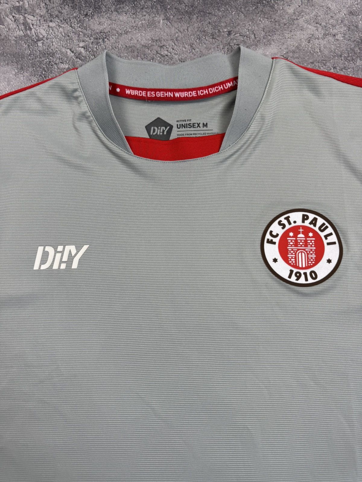 Sports Specialties St. Pauli Hamburg DIIY Training Set Jersey Shorts Size M Size US M / EU 48-50 / 2 - 6 Thumbnail