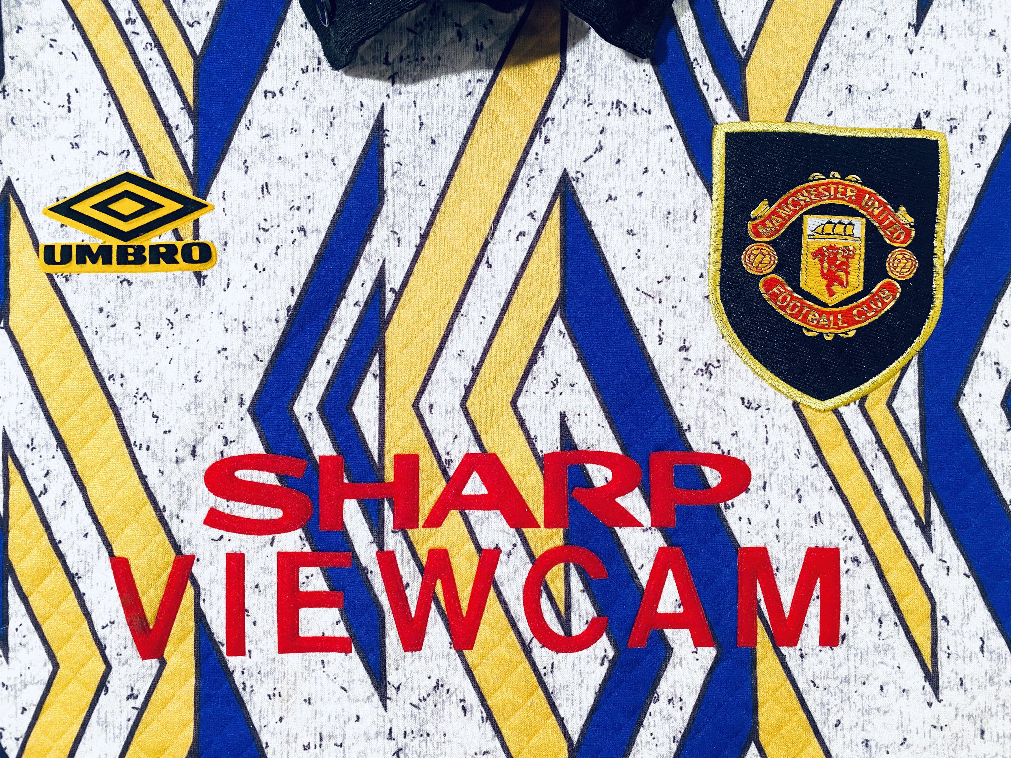 Umbro Manchester United Goalkeeper Away Jersey Shirt 1993 - 1995 Size US S / EU 44-46 / 1 - 7 Thumbnail