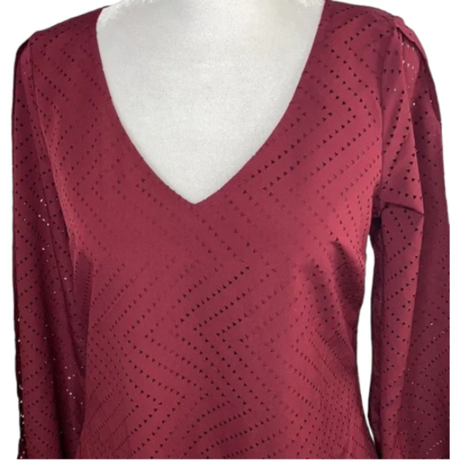 Other Candie's Burgandy Laser-Cut Split-Sleeve Mini Shift Dress, S Size S / US 4 / IT 40 - 5 Thumbnail