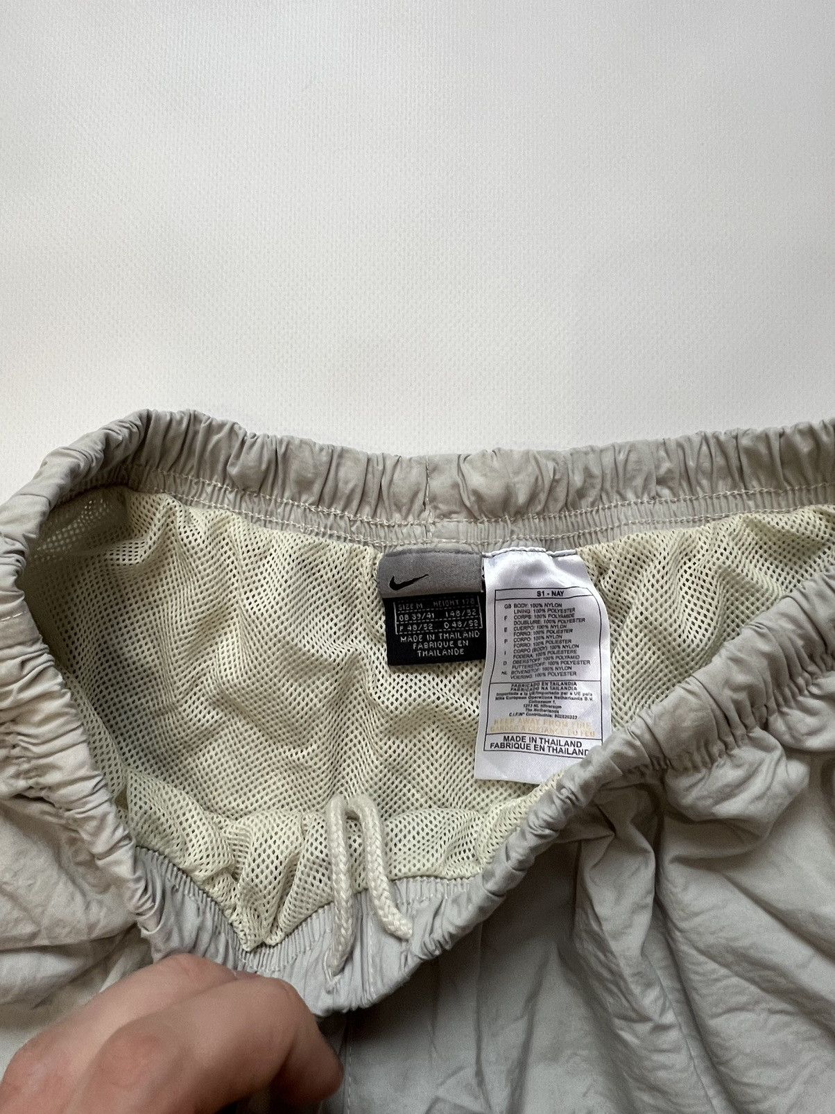 Vintage Vintage Nike Nylon Mens Shorts Size US 32 / EU 48 - 3 Thumbnail