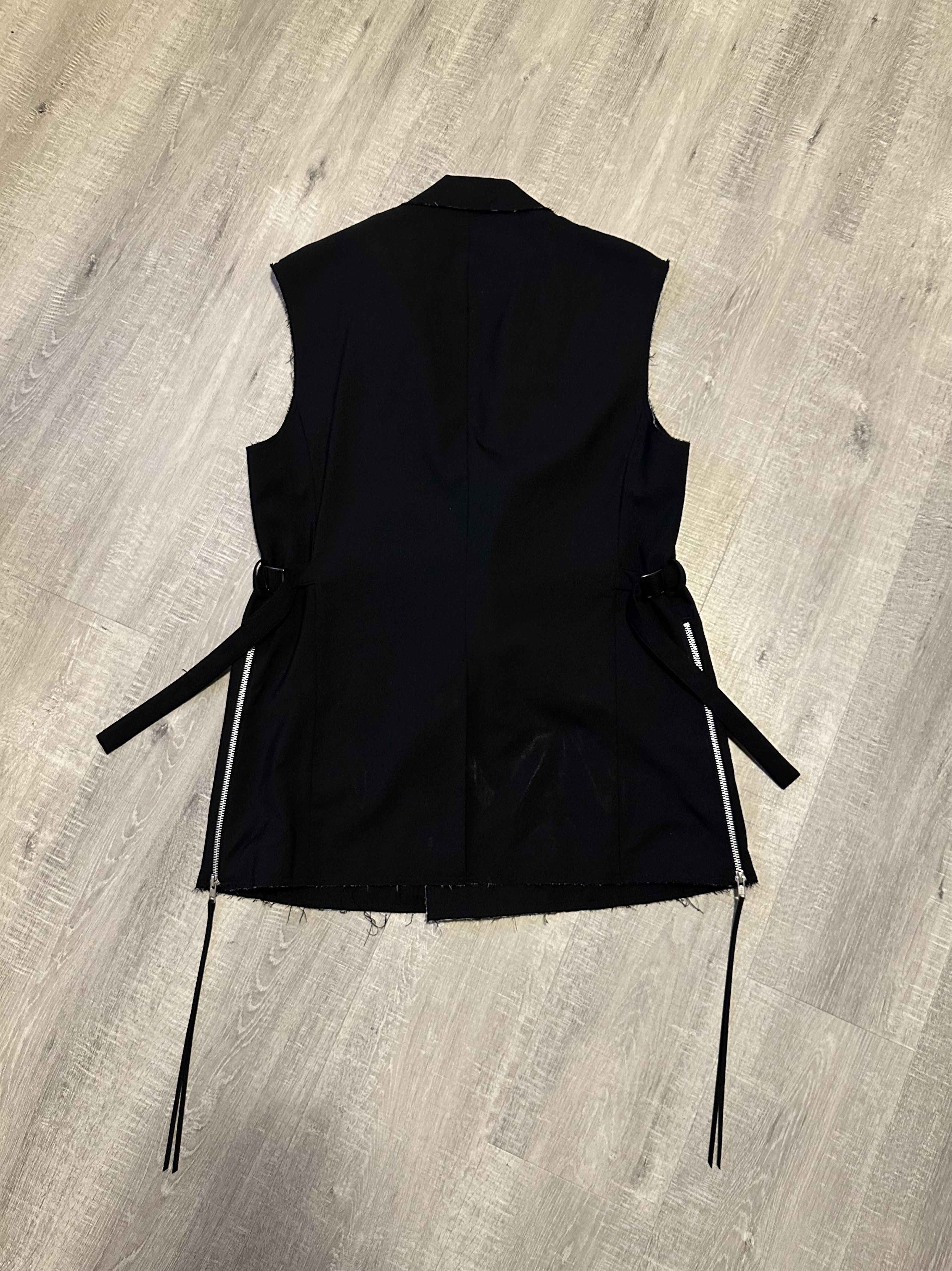 Yohji Yamamoto S'YTE is designed by yohji yamamoto atelier team Size US L / EU 52-54 / 3 - 7 Thumbnail