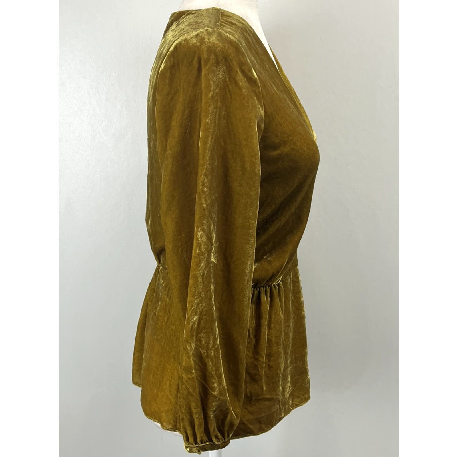 J.Crew J.CREW Velvet Faux Wrap Blouse Gold Adult Size 0 Long Sleeve V-Neck Womens Size XS / US 0-2 / IT 36-38 - 4 Thumbnail