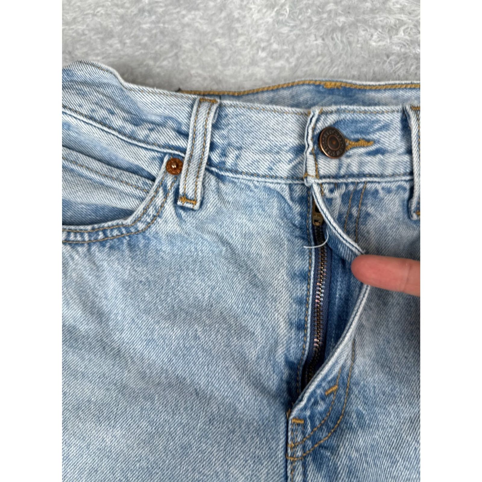 Levi's VINTAGE Levis Jeans Women 25 Blue Denim Big E Mom Jean Light Wash Zip Fly 25x29 Levi's Wedgie Fit Retro Regular Women Size 42" / US 20 - 5 Thumbnail