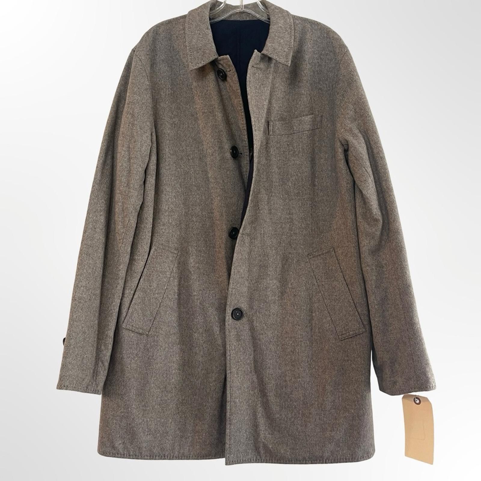 The Unbranded Brand Unbranded Men's Classic Gray Coat in size Large Size US L / EU 52-54 / 3 - 1 Thumbnail
