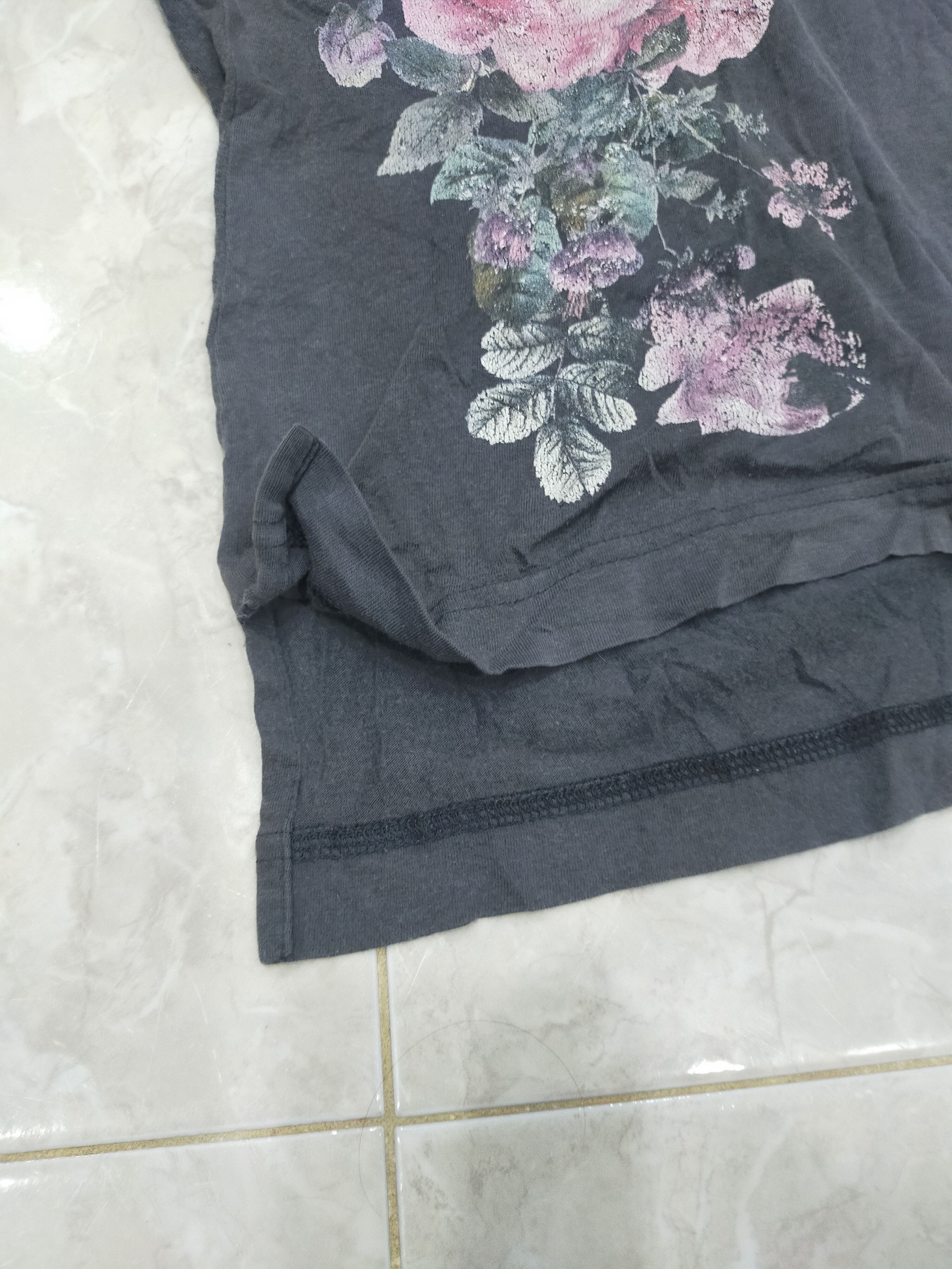 Designer × Vintage × Vivienne Westwood Vintage Vivienne Westwood Distressed Tee Size S / US 4 / IT 40 - 7 Thumbnail