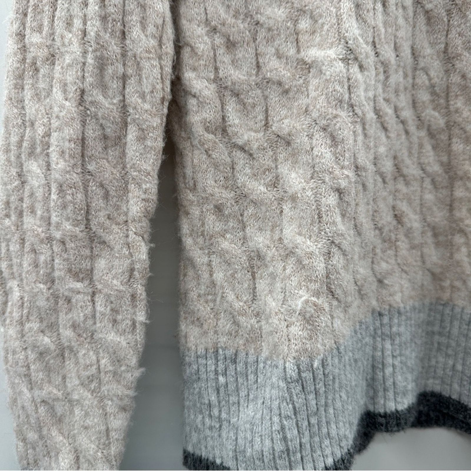 Central Park West RTR Central Park West Bobbie Cream Cable Knit Polo Sweater Size XXS / US 00 / IT 34 - 8 Thumbnail