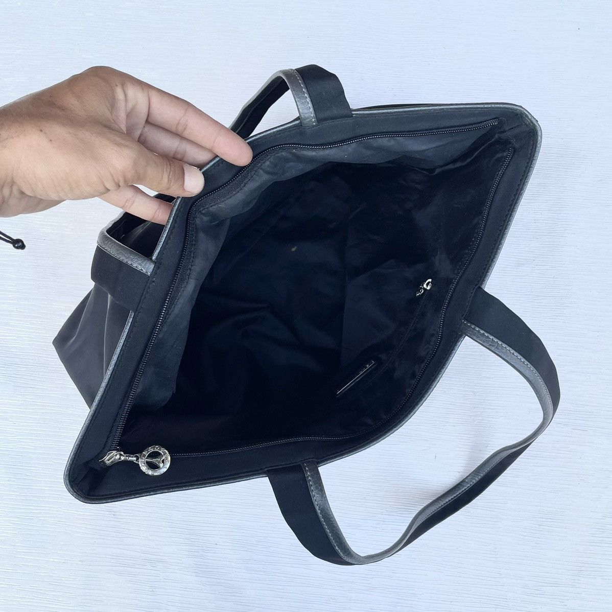 Japanese Brand × Vintage Vintage La Tour Effiel Black Nylon Tote Bag Size ONE SIZE - 4 Thumbnail