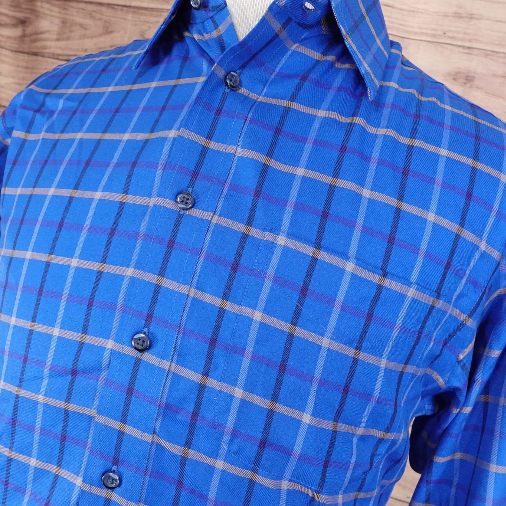 Jos. A. Bank JOS A BANK TRAVELER'S COLLECTION BLUE BUTTON DOWN SHIRT MENS SZ M Size US M / EU 48-50 / 2 - 2 Thumbnail