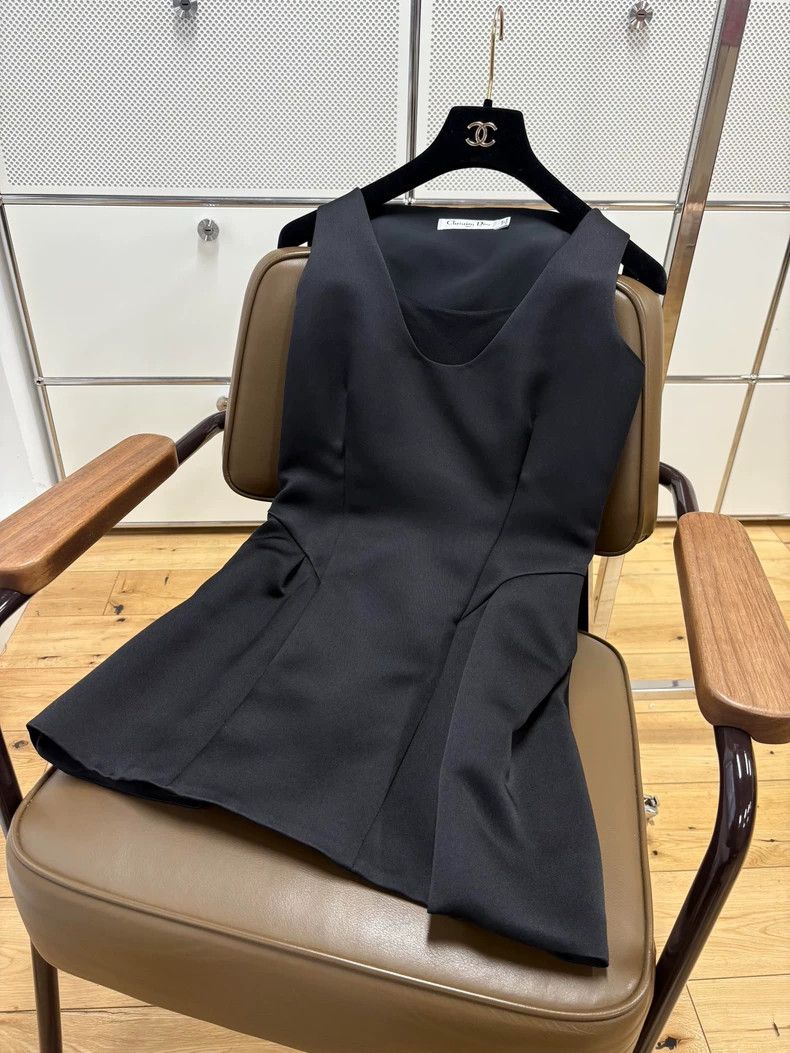 Chanel Chanel Mulberry silk three-dimensional cut black short sma Size XS / US 0-2 / IT 36-38 - 5 Thumbnail