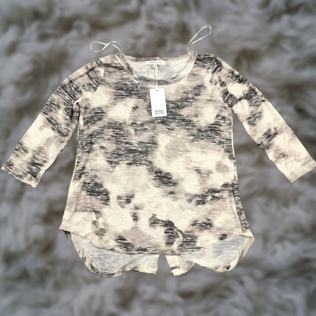 Vintage Rose + Olive Blouse Womens Medium Beige Camo Knit Button Back Tunic Top New Size M / US 6-8 / IT 42-44 - 1 Thumbnail