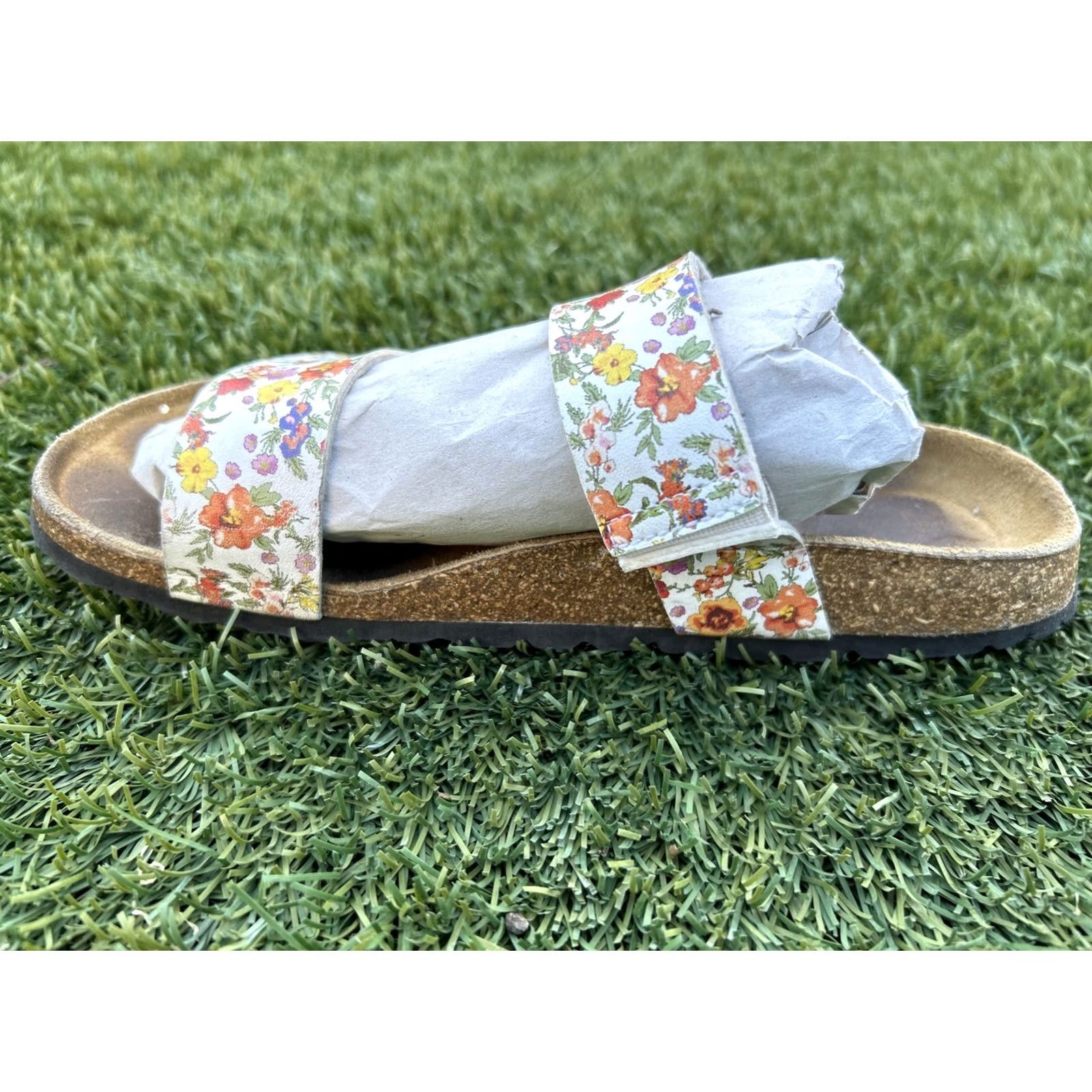 Birkenstock Betula Birkenstock White Floral Quito Sandals EU 36 L5 Strap Slides Spring Women Size US 5 / IT 35 - 5 Thumbnail