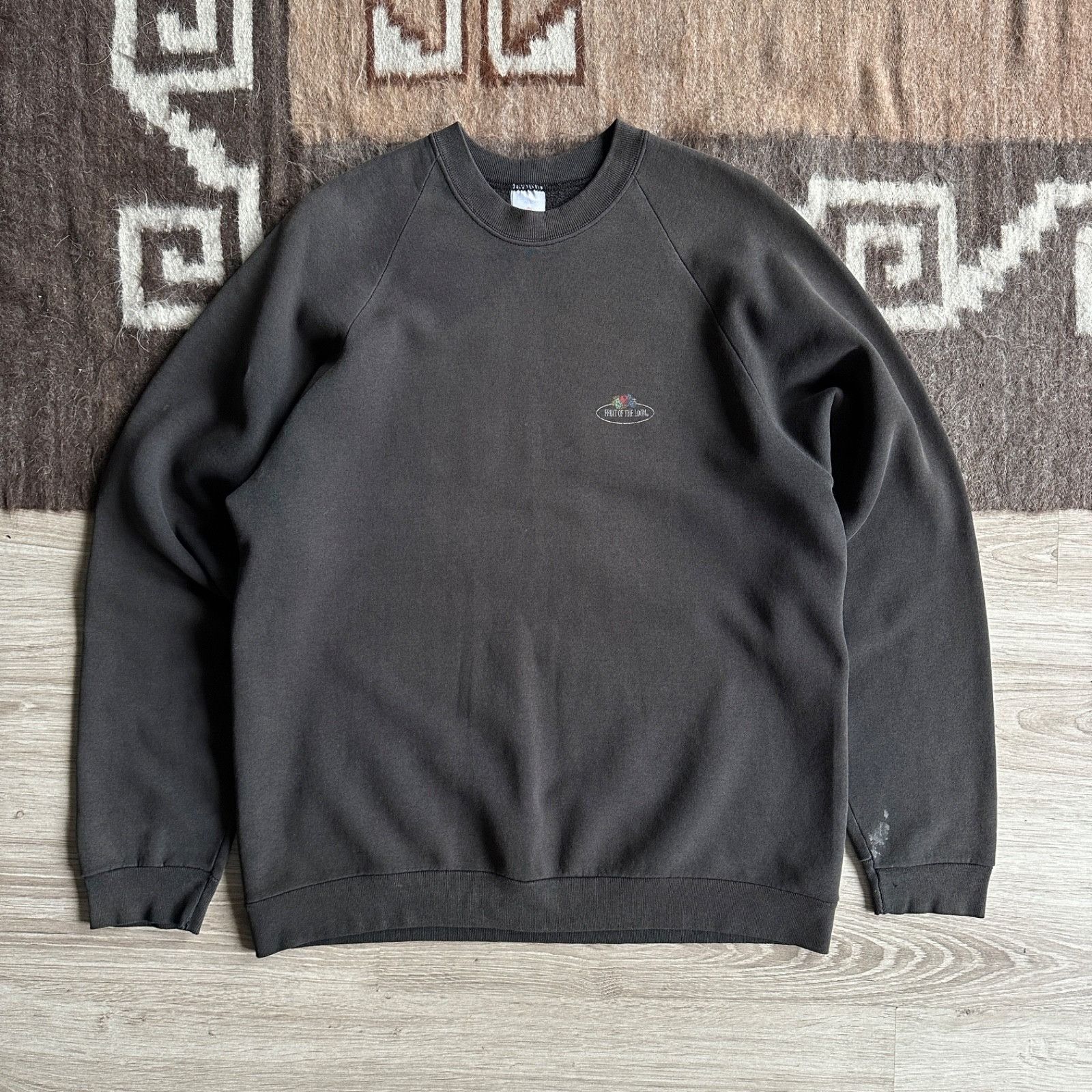 Fruit Of The Loom Vintage Fruit of the Loom Faded Crew Neck Sweatshirt 9440AC Size US XL / EU 56 / 4 - 1 Thumbnail