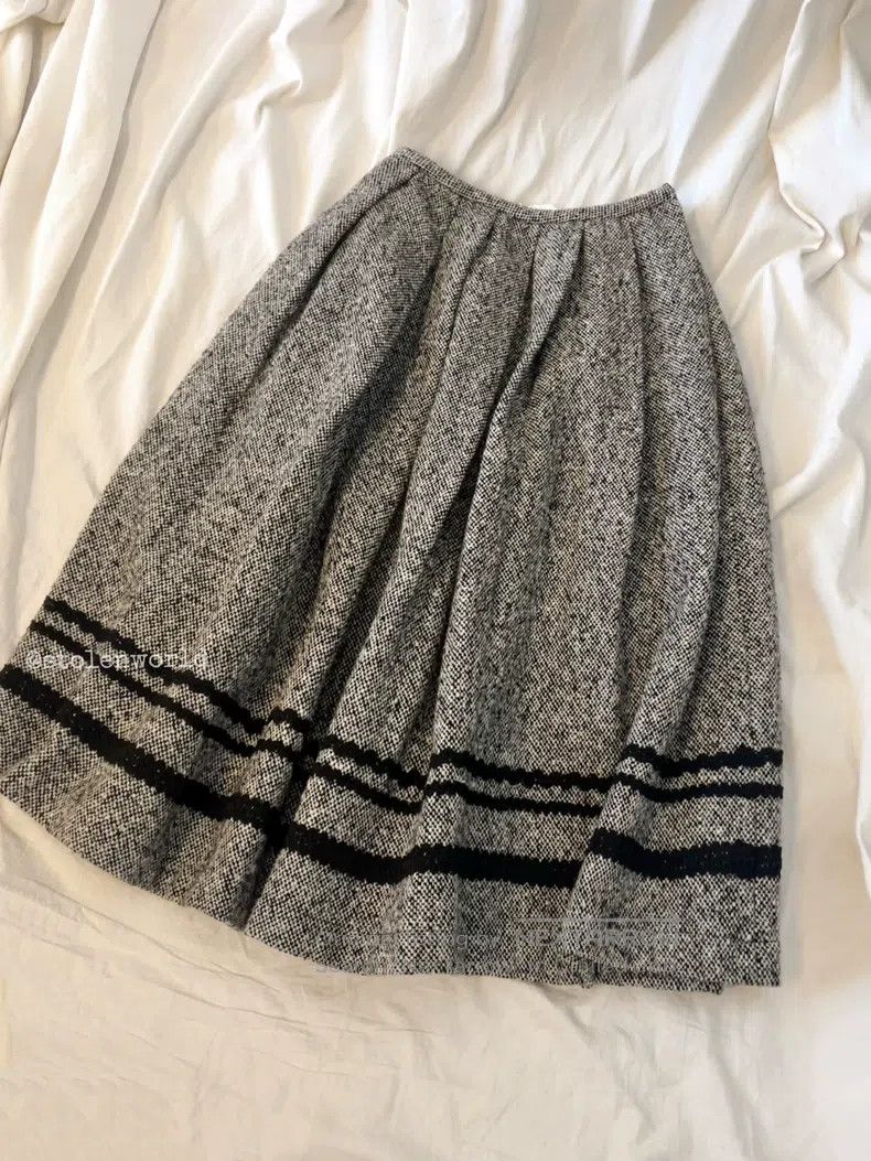 Comme des Garcons Comme Des Garcons size M Wool Tweed Pleated Skirt Size 22" - 2 Thumbnail