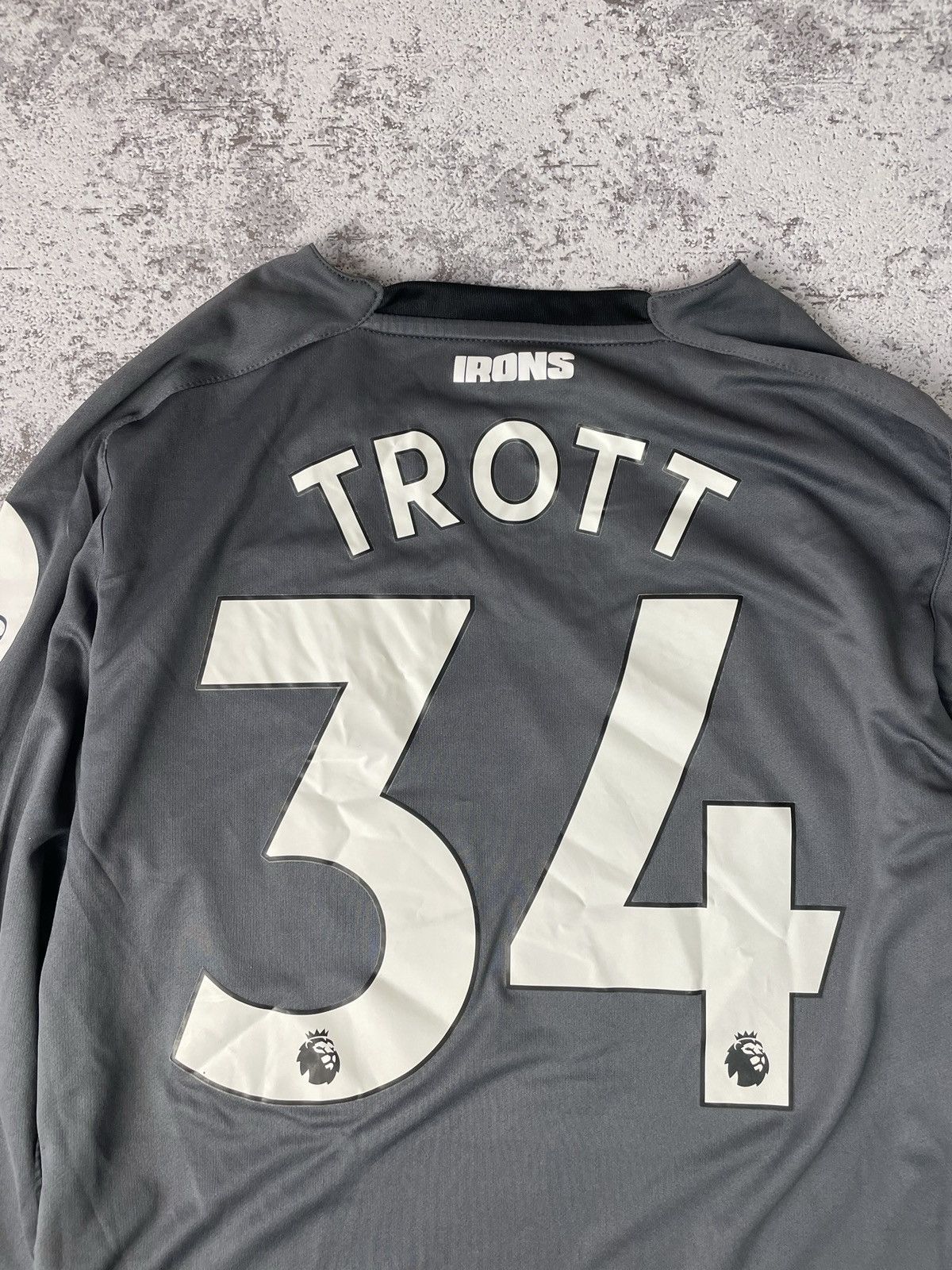 Umbro Trott 2018-19 West Ham Umbro Goalkeeper Shirt M Mens Size US M / EU 48-50 / 2 - 8 Thumbnail