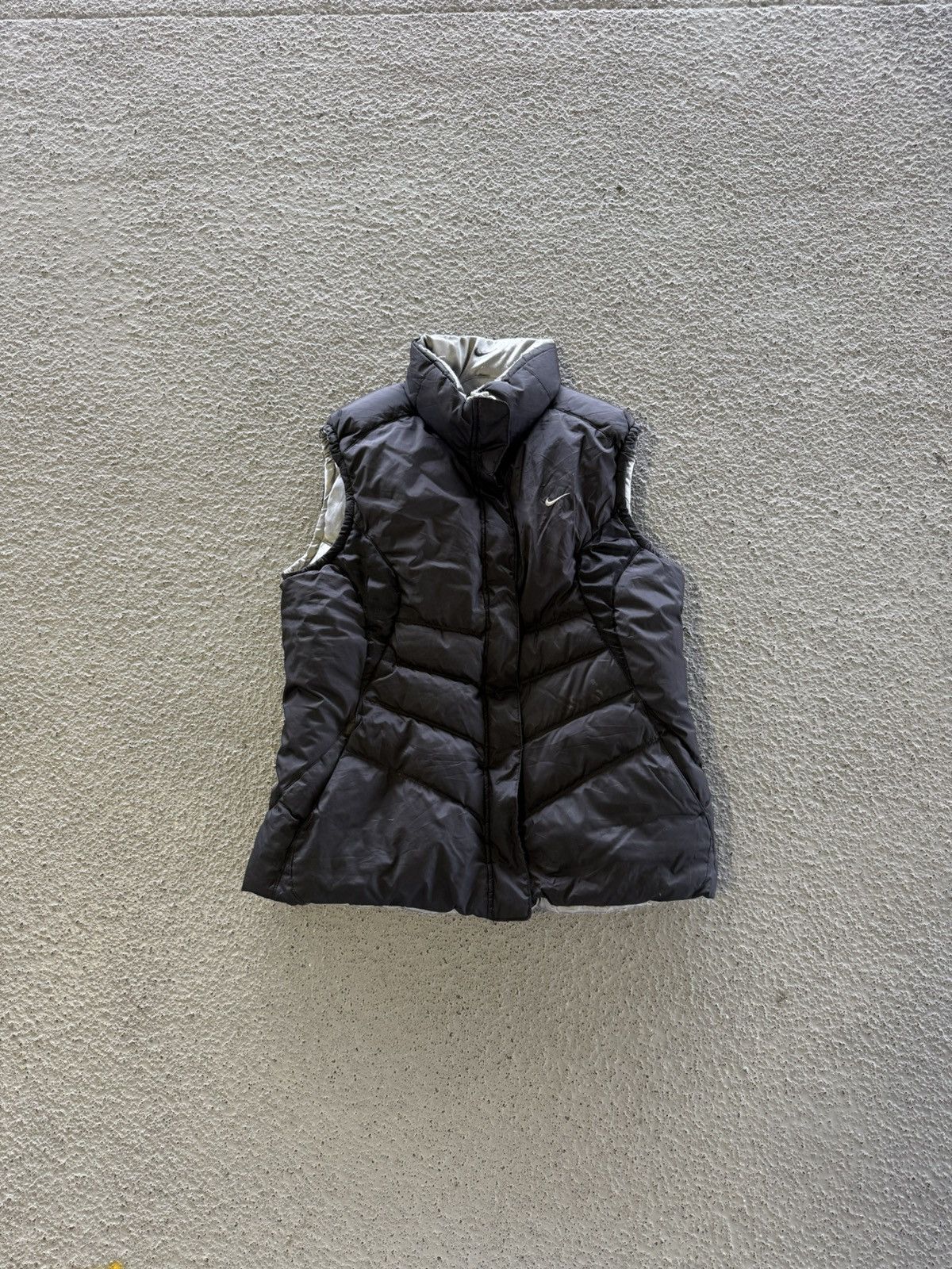 Nike VINTAGE 2000s NIKE PUFFER VEST REVERSIBLE BLACK & SILVER Size US M / EU 48-50 / 2 - 7 Thumbnail