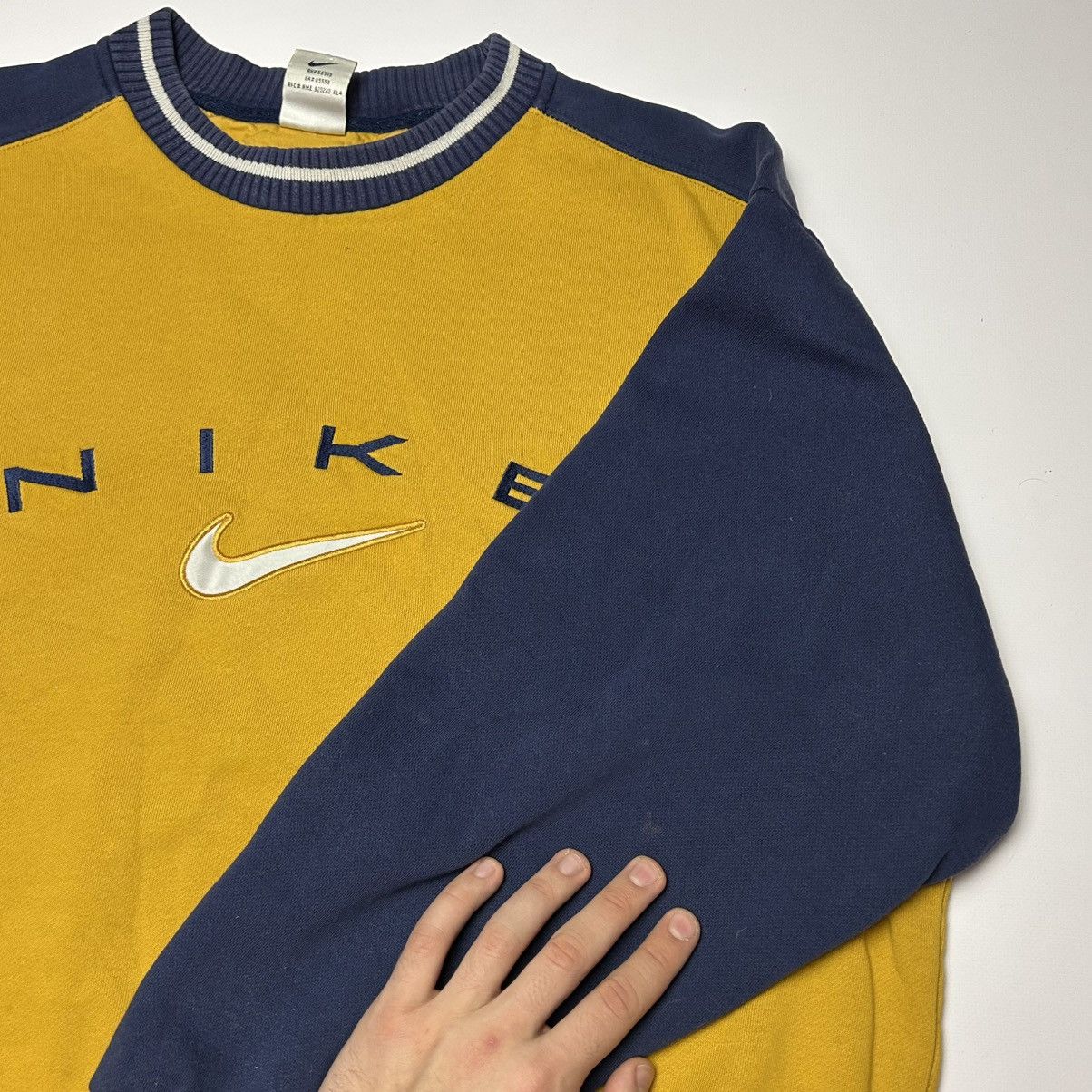 Nike Vintage Nike 90’s Sweatshirt Y2K Big Logo Swoosh RARE Size US L / EU 52-54 / 3 - 10 Thumbnail