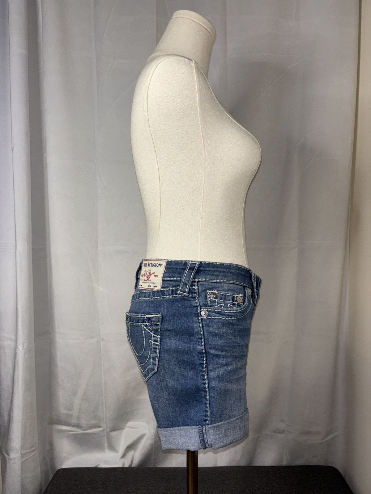 True Religion True Religion Jayde Mid-Rise Classic Shorts Light Denim 24 Size 24" / US 00 / IT 34 - 5 Thumbnail