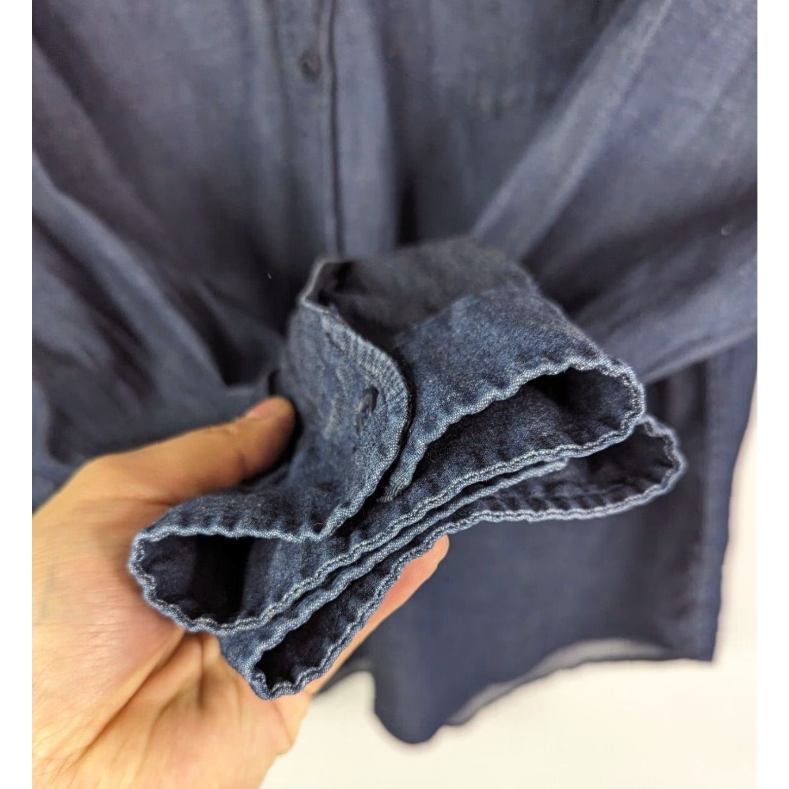 Old Navy Old Navy Everyday Shirt Chambray Men’s XL Long Sleeve Button-Up with Pocket, Dark Wash Size US XL / EU 56 / 4 - 3 Thumbnail
