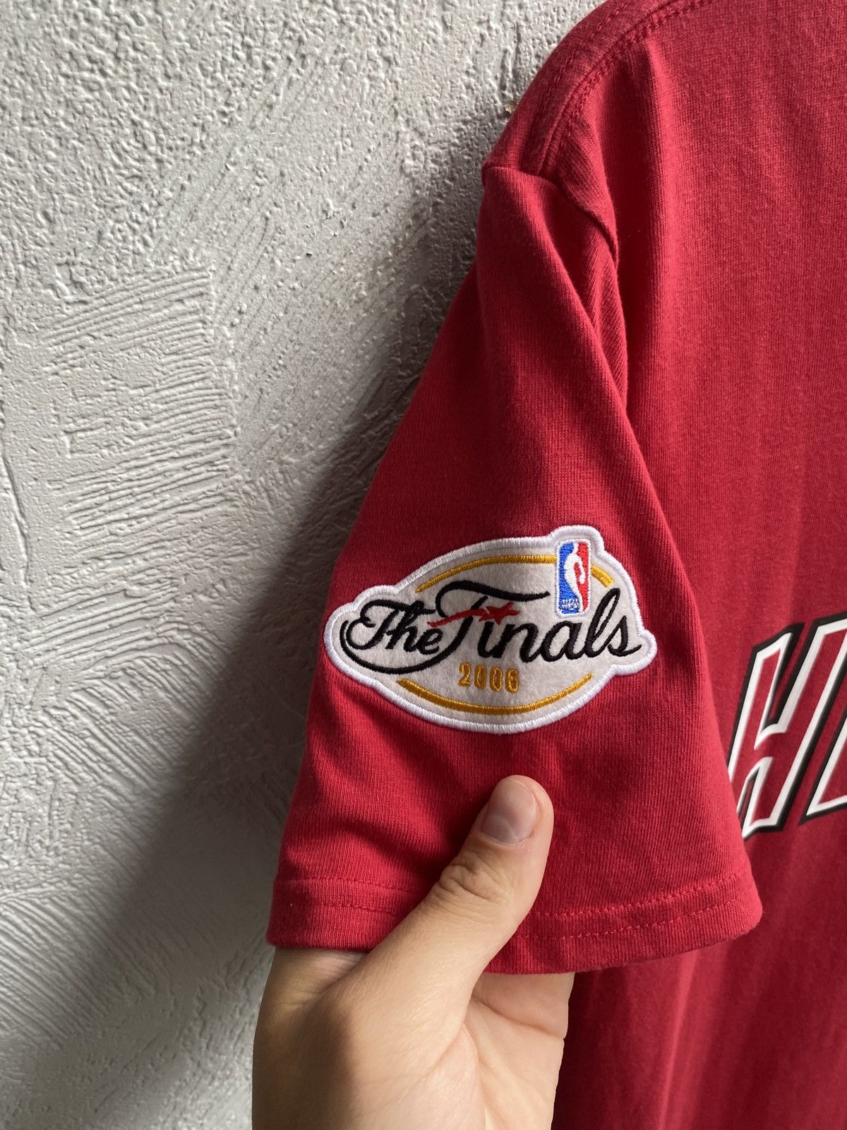 Mitchell & Ness Vintage Mitchell & Ness Miami Heat T-Shirt Size US S / EU 44-46 / 1 - 6 Thumbnail
