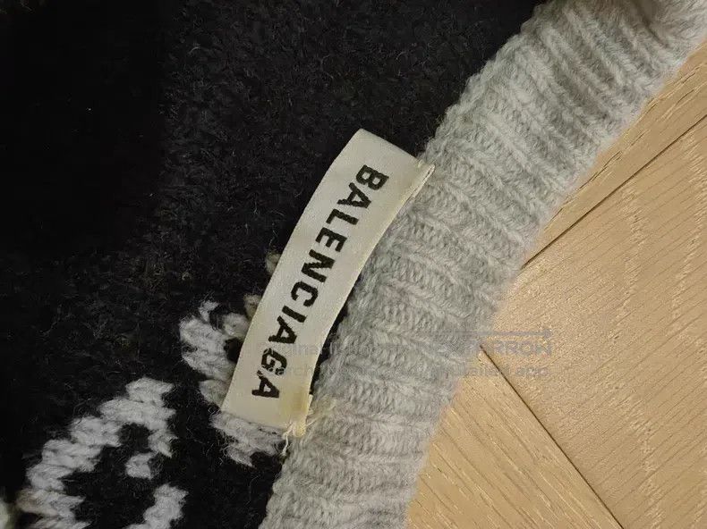 Balenciaga Balenciaga Sweater Size XS / US 0-2 / IT 36-38 - 2 Thumbnail