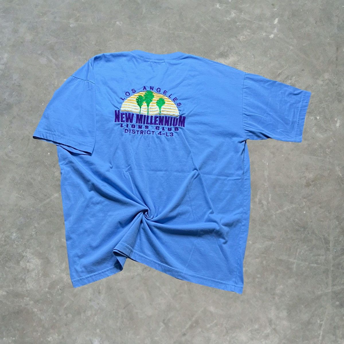 Vintage Vintage New Millennium Lions Club LA Embroidered T Shirt Size US XXL / EU 58 / 5 - 1 Thumbnail