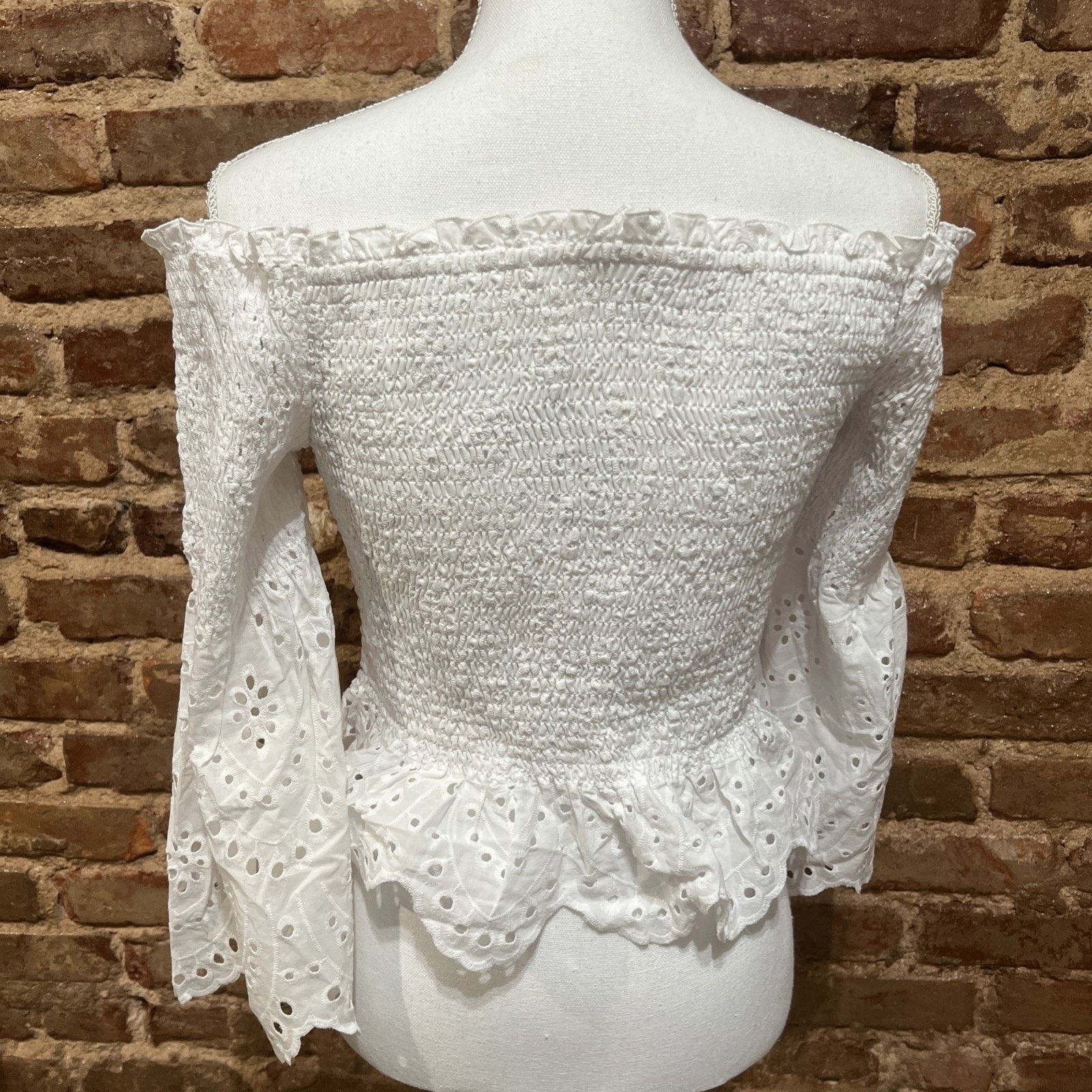 Express Express Women’s size L White OTS Ruffle Long Sleeve Top NWT Size L / US 10 / IT 46 - 4 Thumbnail