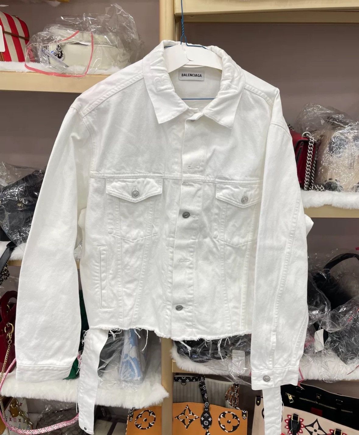 Balenciaga Balenciaga Embroidered Collar Logo White Denim Jacket Size US S / EU 44-46 / 1 - 1 Thumbnail