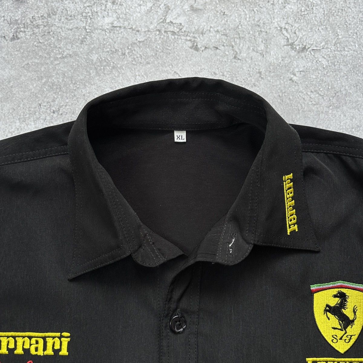 Ferrari Ferrari Motor Sport Team Formula 1 Button Up Shirt Size US XL / EU 56 / 4 - 9 Thumbnail