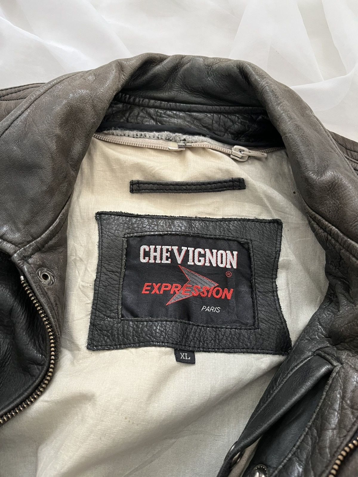 Chevignon × Vintage Faded Chevignon Leather Bomber Jacket Size US L / EU 52-54 / 3 - 3 Thumbnail