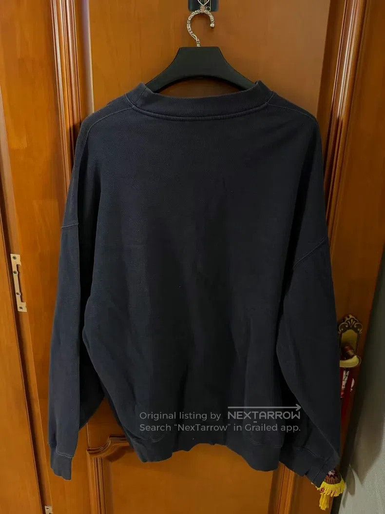 Balenciaga Balenciaga Manchester United Embroidered Logo Sweater Size US S / EU 44-46 / 1 - 2 Thumbnail