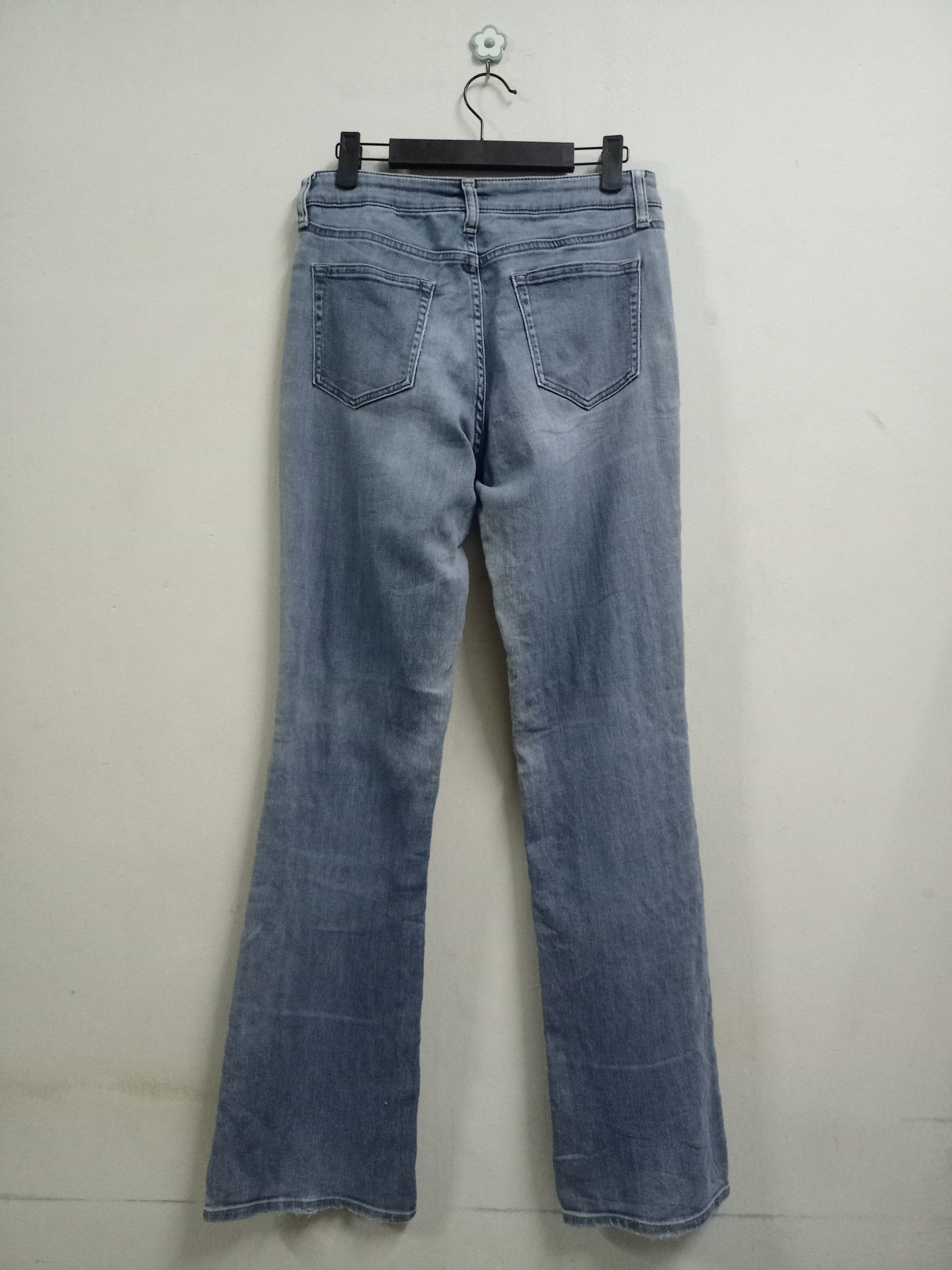 Japanese Brand × Uniqlo Vintage Japanese Uniqlo High Rise Flare Jeans Size US 28 / EU 44 - 1 Thumbnail