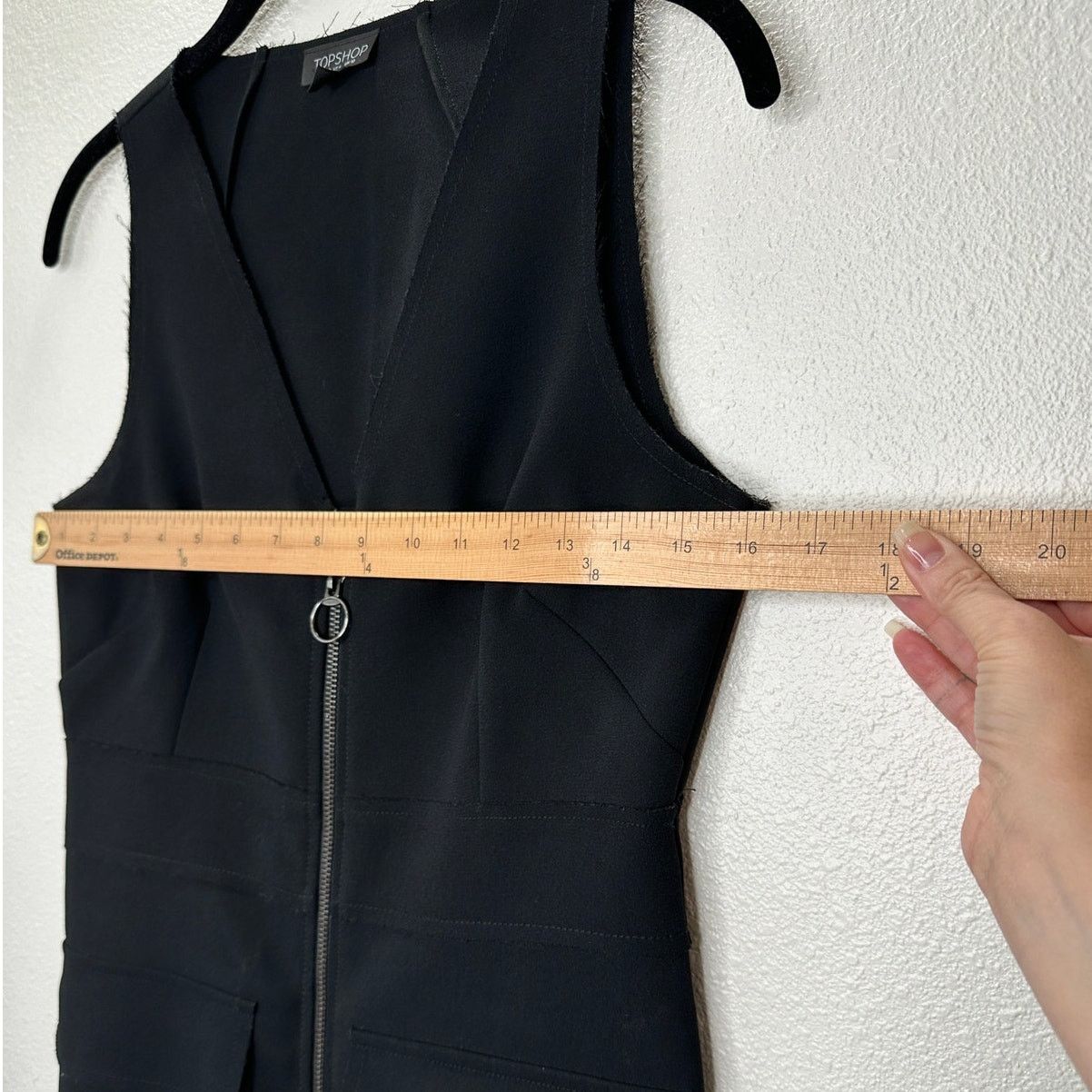 Topshop Topshop Black VNeck Zip Sleeveless Utility Pocket Dress 6 Size M / US 6-8 / IT 42-44 - 14 Thumbnail