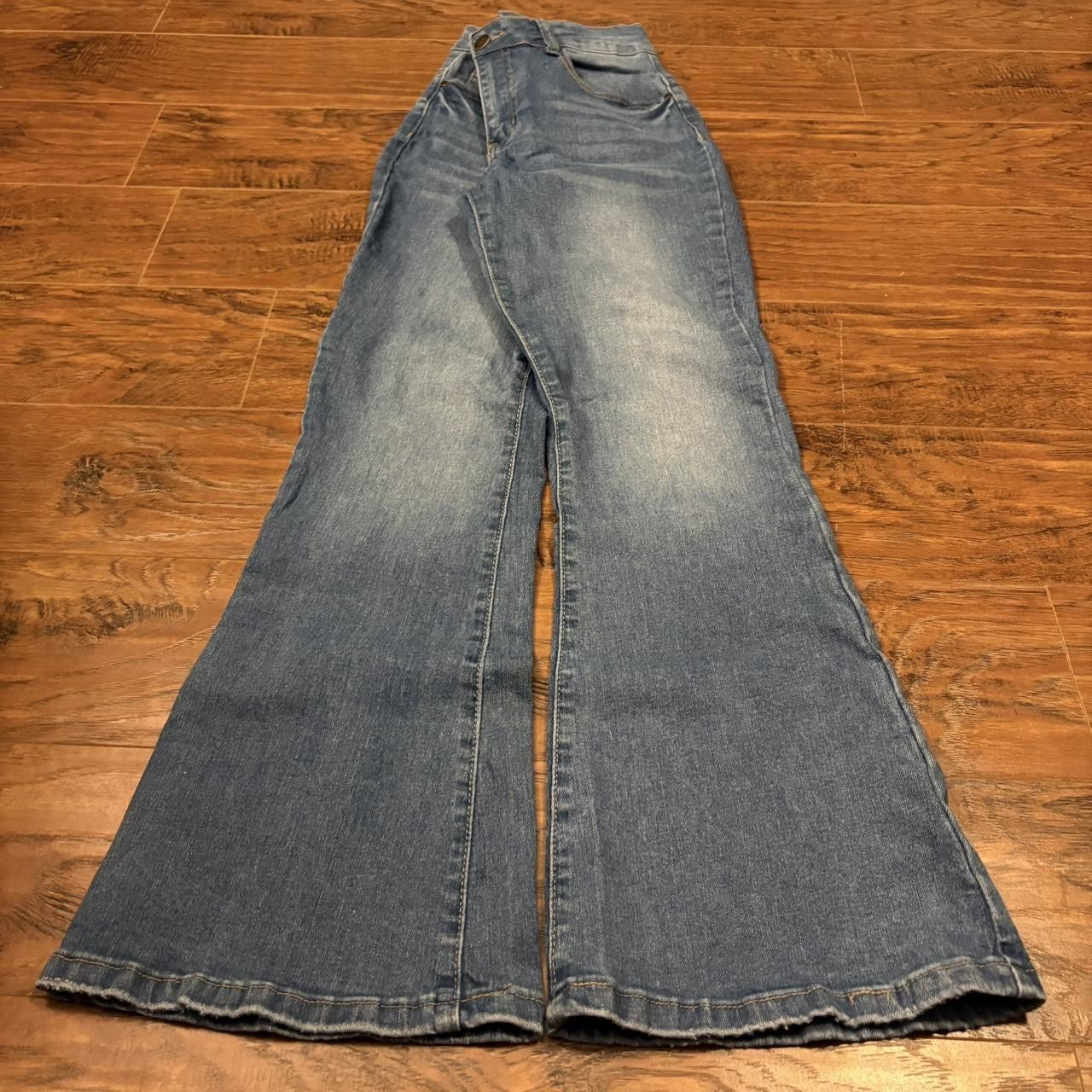 Vintage Crazy Vintage Y2K/2000s Baggy Flared Streetwear Medium Wash Denim Jeans! Size US 30 / EU 46 - 1 Thumbnail