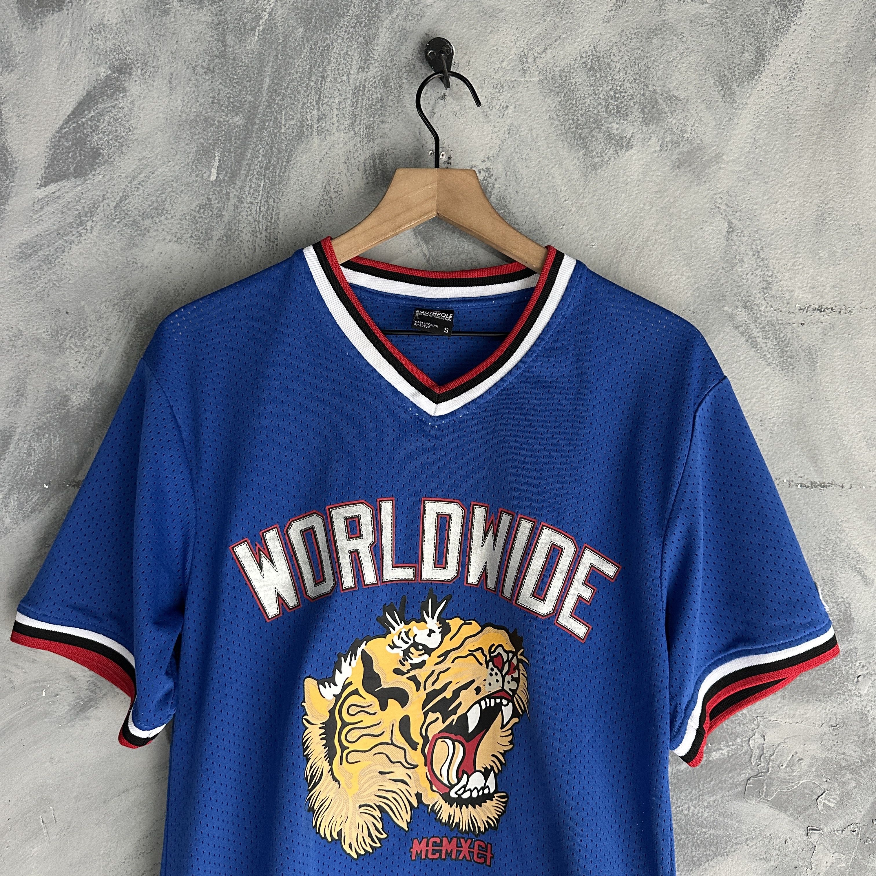 Southpole Vtg Southpole Jersey T Shirt Men’s Small Blue Tiger MCMXC Size US S / EU 44-46 / 1 - 2 Thumbnail