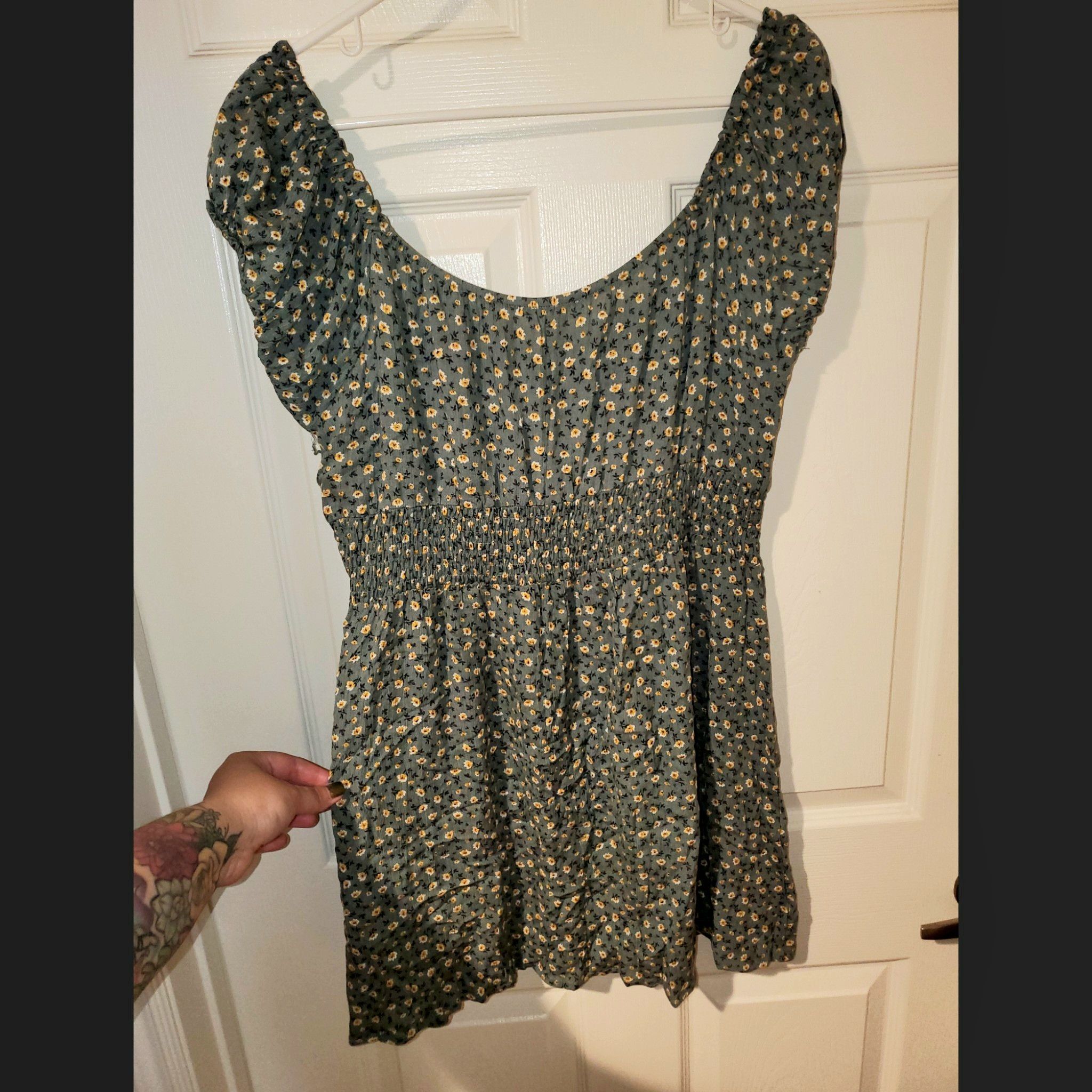Other *NWT* Plus Size Green Mini Dress w/ Dainty Flowers (2XL) Size XXL / US 16-18 / IT 52-54 - 2 Thumbnail