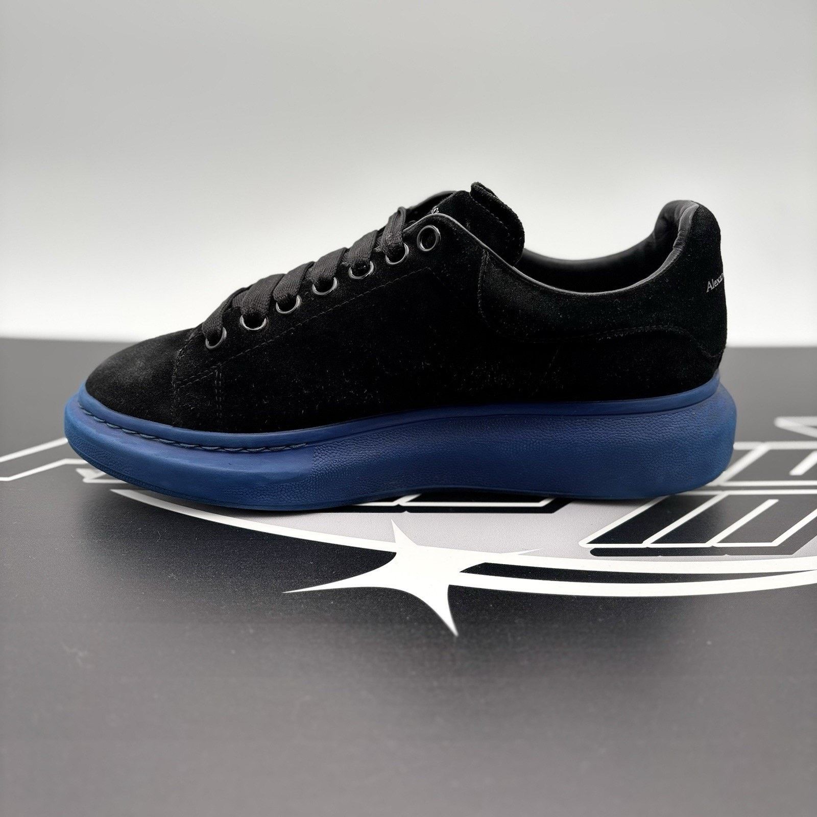 Alexander McQueen Alexander McQueen ' Black Velvet, Blue ' Size US 8.5 / EU 41-42 - 4 Thumbnail