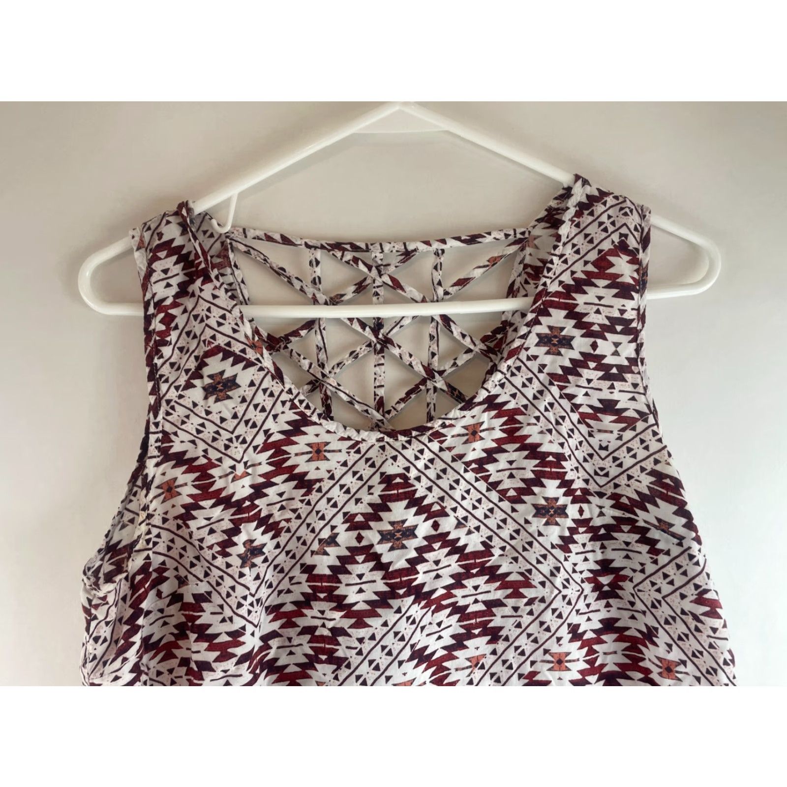 Vintage Como Tank Top Women's L Red White Aztec Sleeveless Crisscross Lace Back Shirt Womens Size L / US 10 / IT 46 - 3 Thumbnail