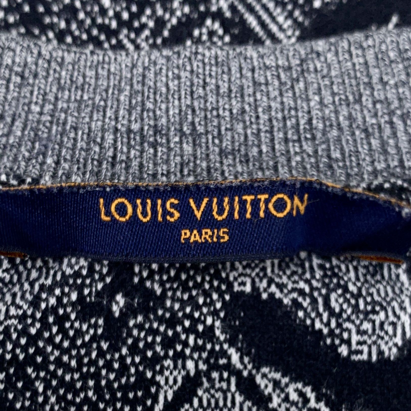 Louis Vuitton Louis Vuitton Neck T-Shirt (Size XS) Size US XS / EU 42 / 0 - 2 Thumbnail