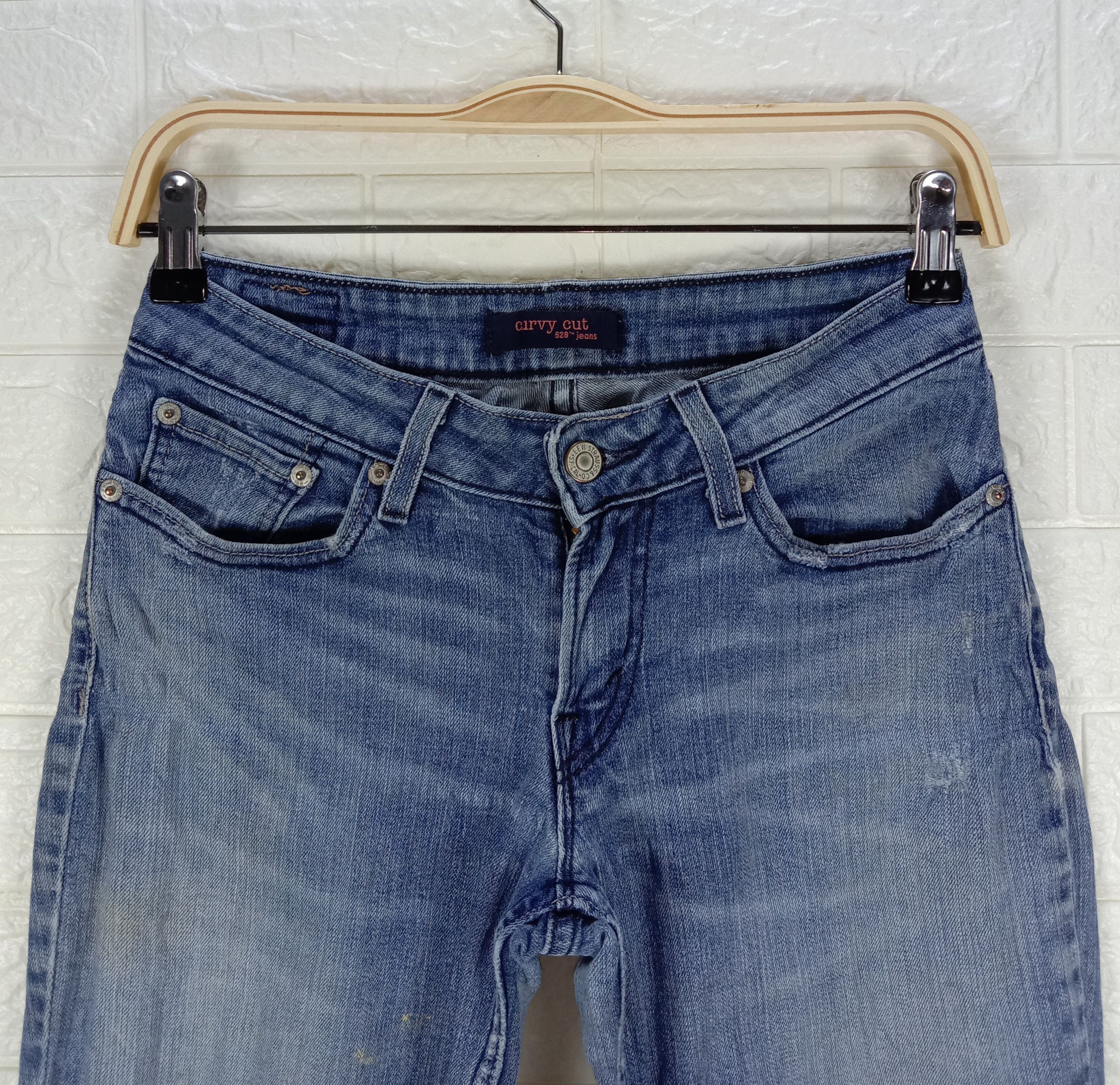 Levi's Vintage Levi's 528 Curvy Cut Jeans Size 26" / US 2 / IT 38 - 2 Thumbnail