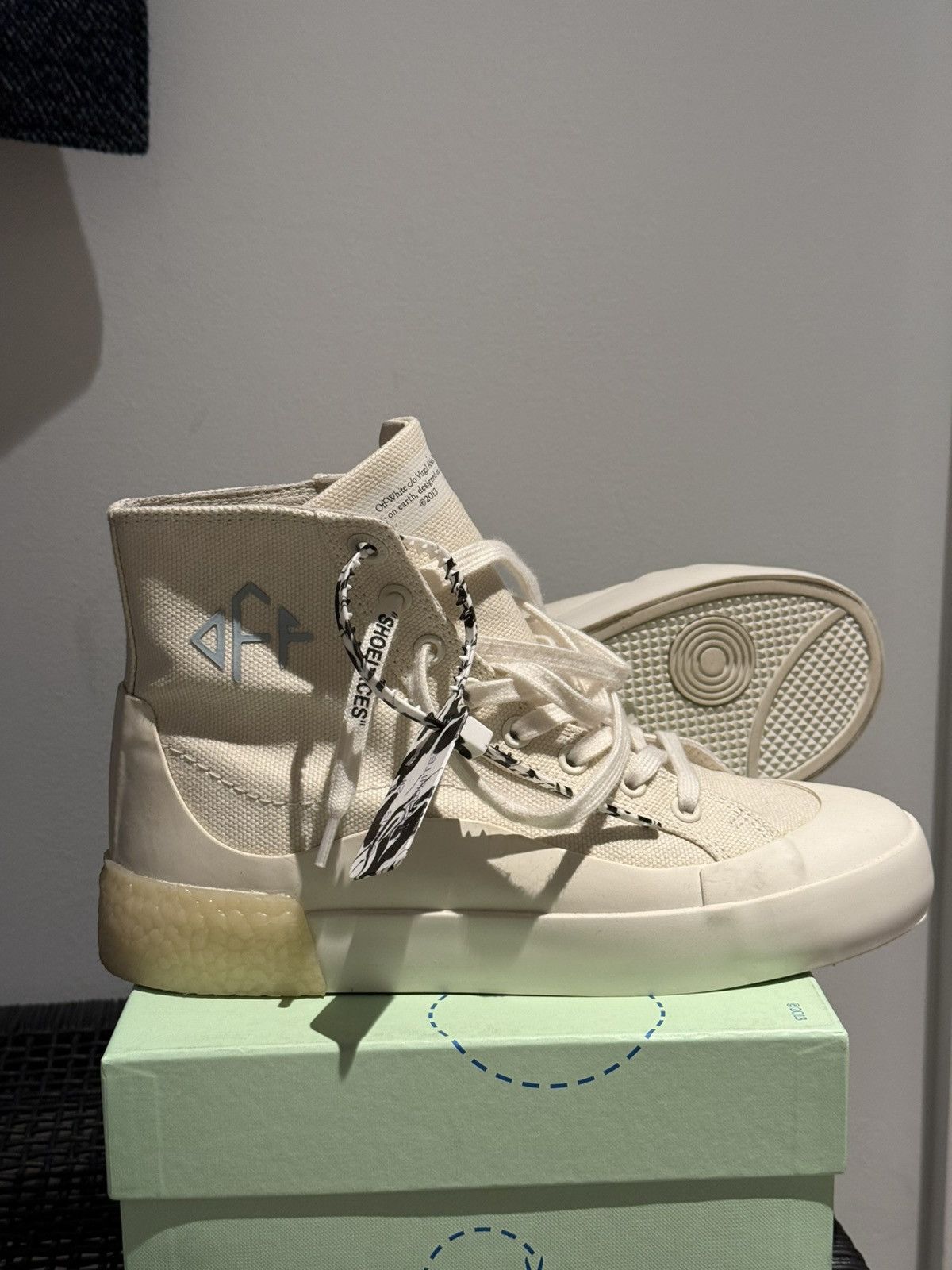 Off-White Off-White Mid Top Vulcanized Size US 6.5 / EU 39-40 - 2 Thumbnail